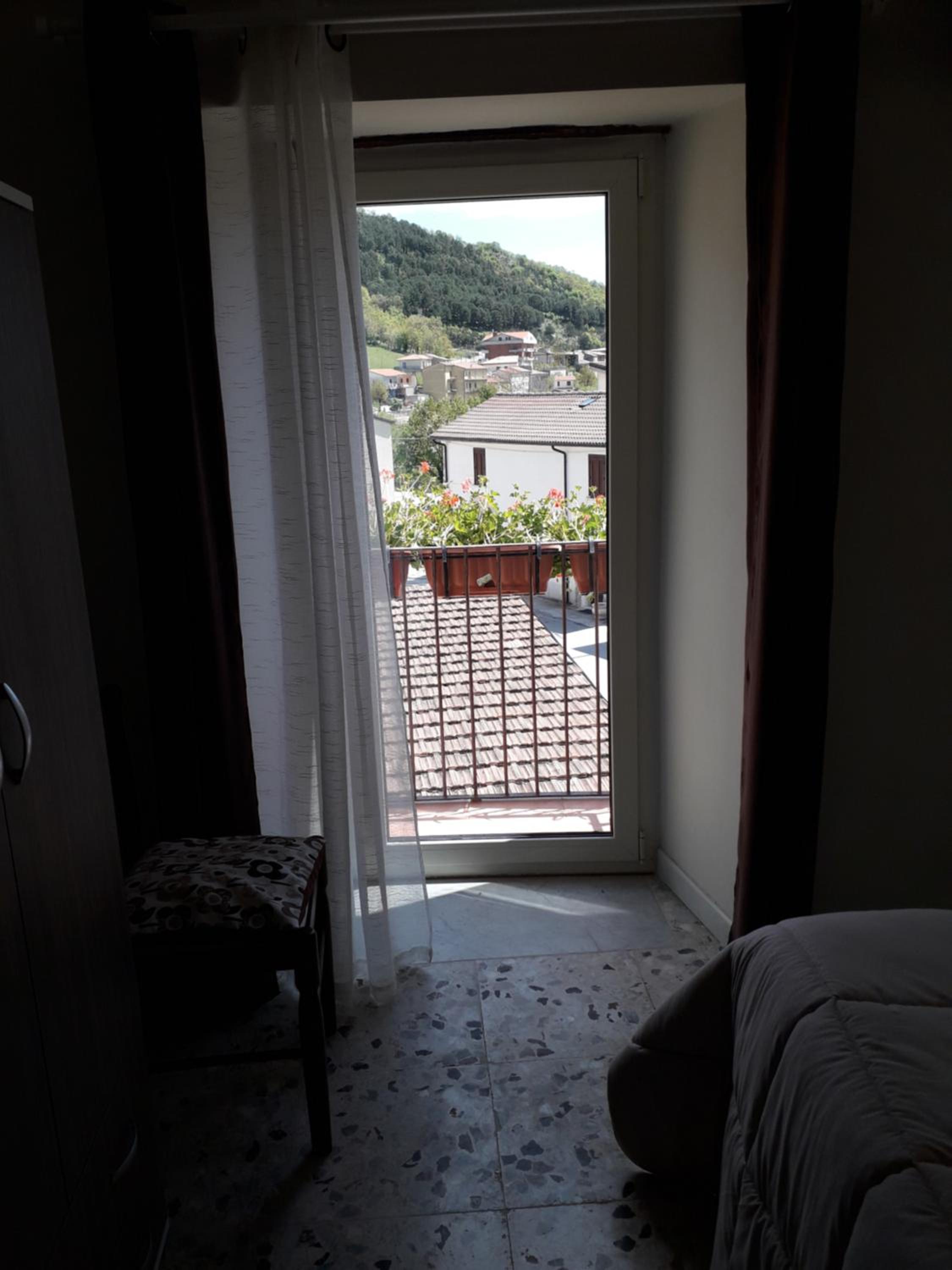 King Room with Balcony - Photo 3