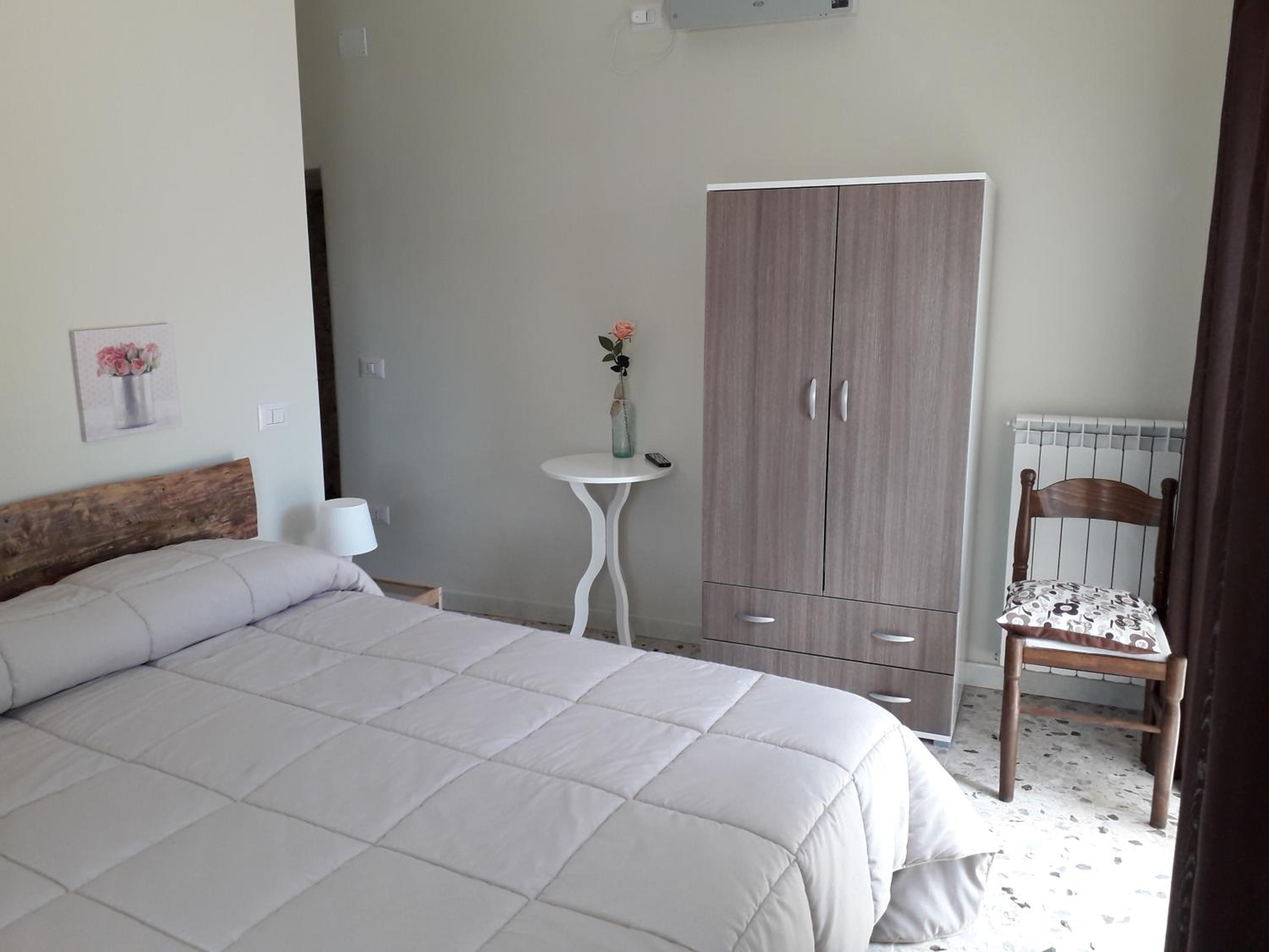King Room with Balcony - Photo 2