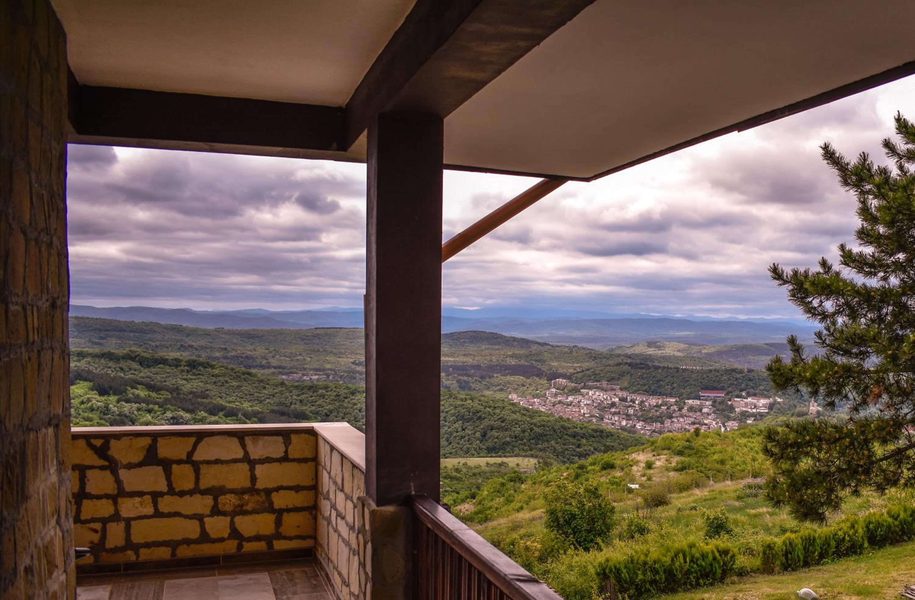 Deluxe Double or Twin Room with City or Mountain View - Photo 9
