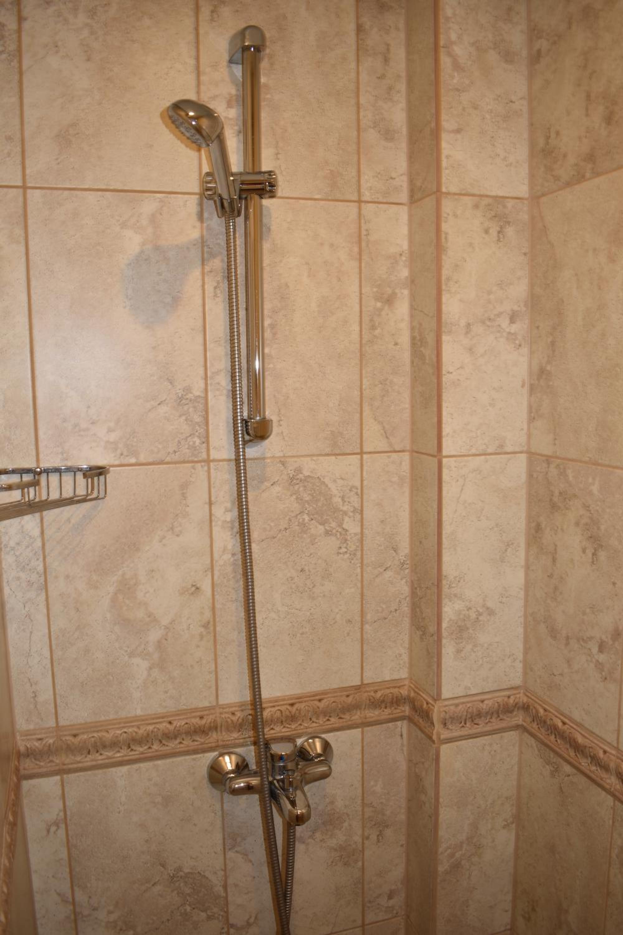 Deluxe Double or Twin Room with City or Mountain View - Photo 3