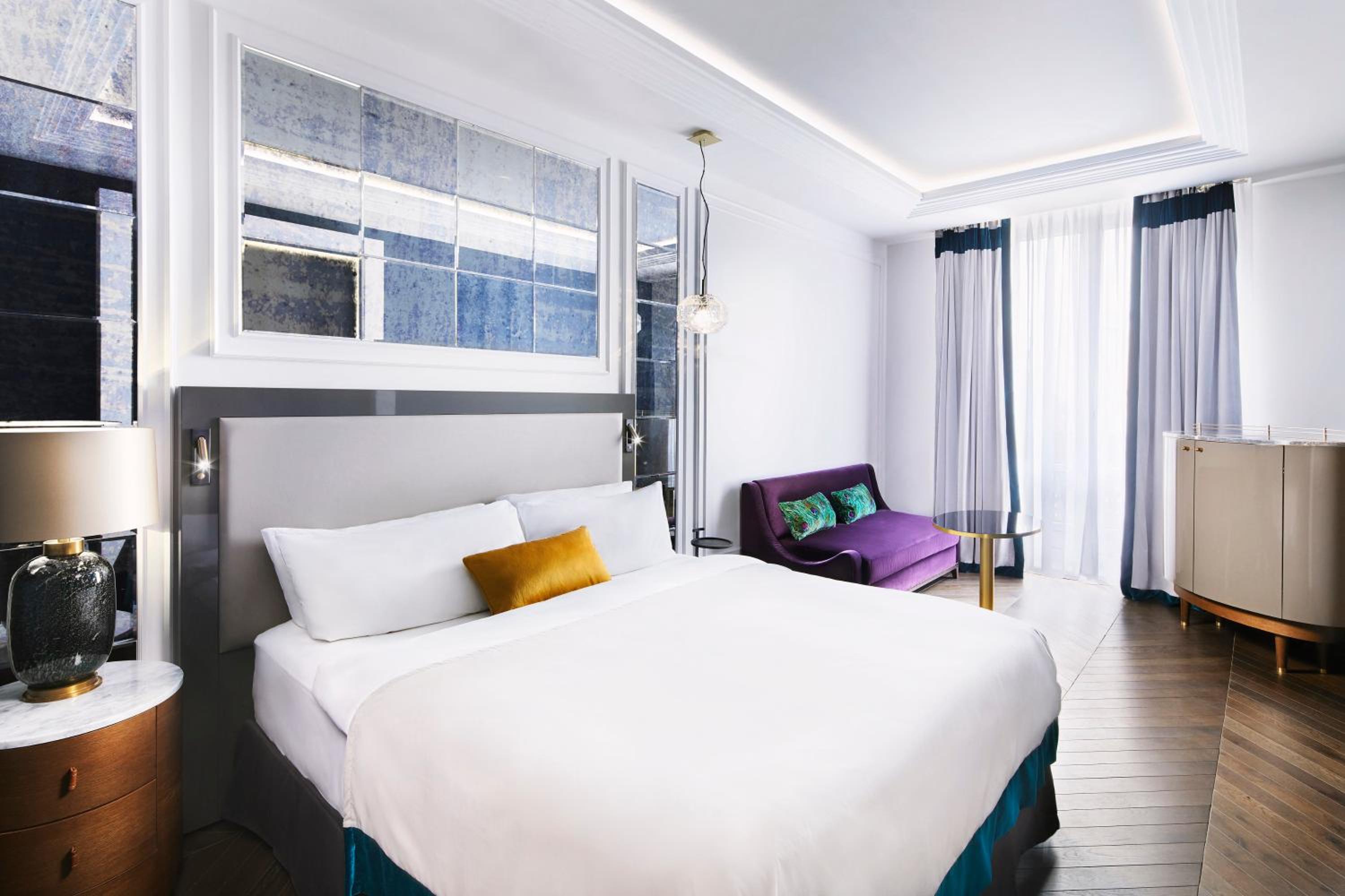 Deluxe King Room - Photo 1