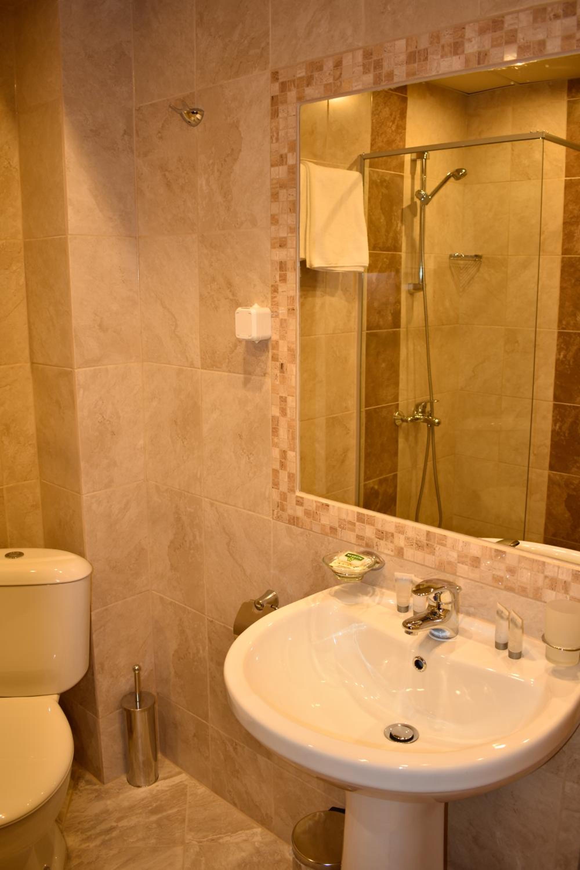 Budget Double or Twin Room - Photo 2