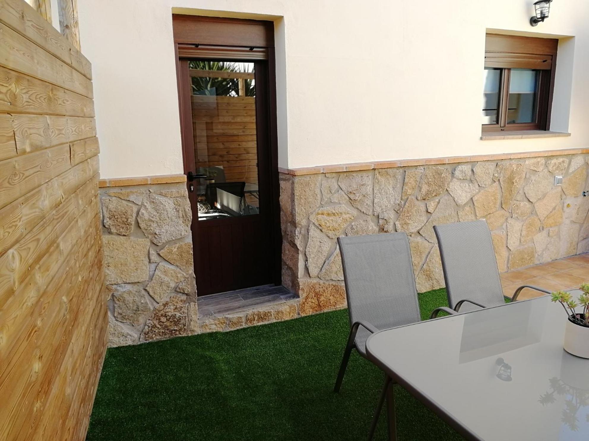 One-Bedroom Apartment - Photo 8