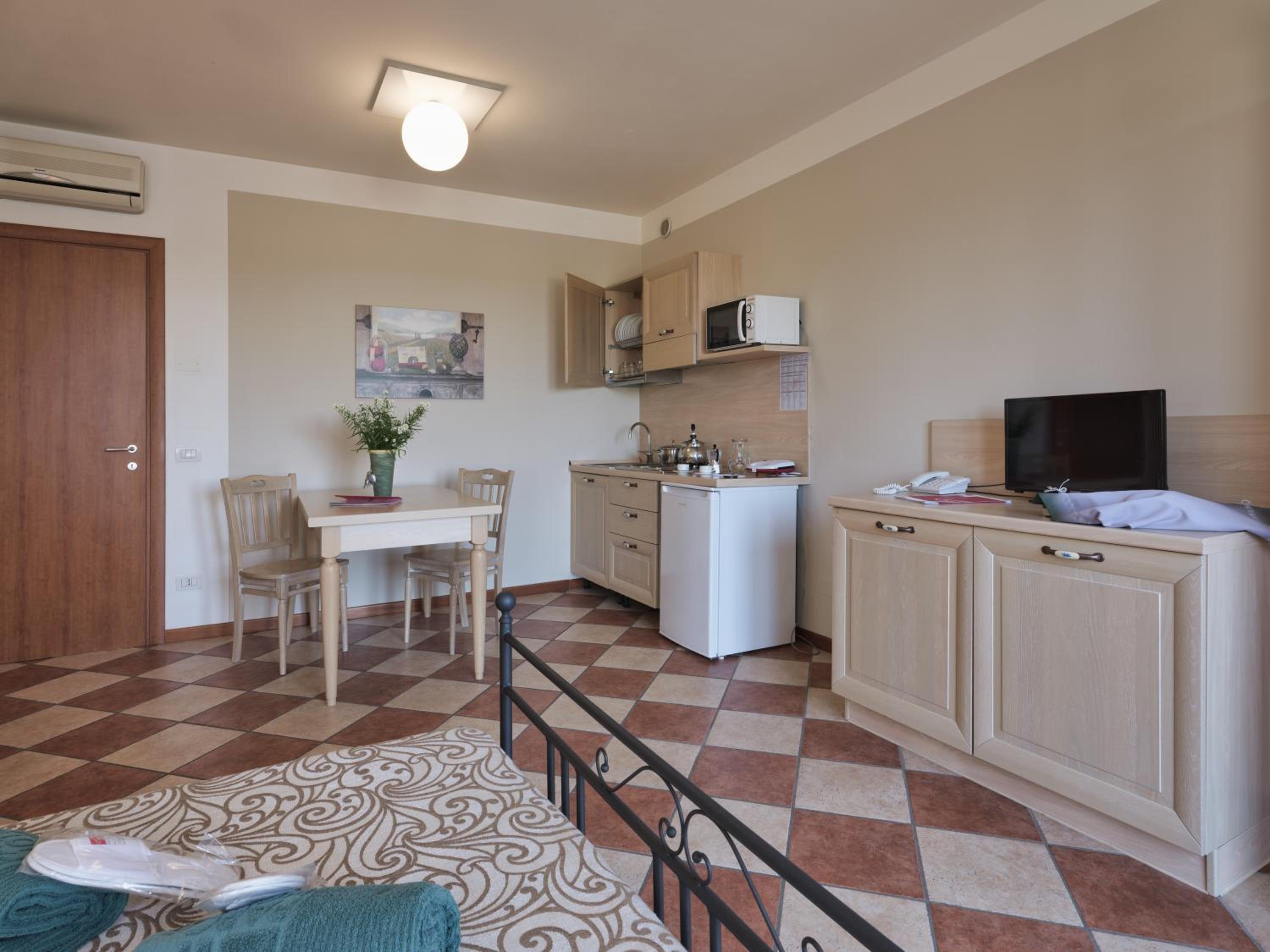 Studio Apartment photo 2