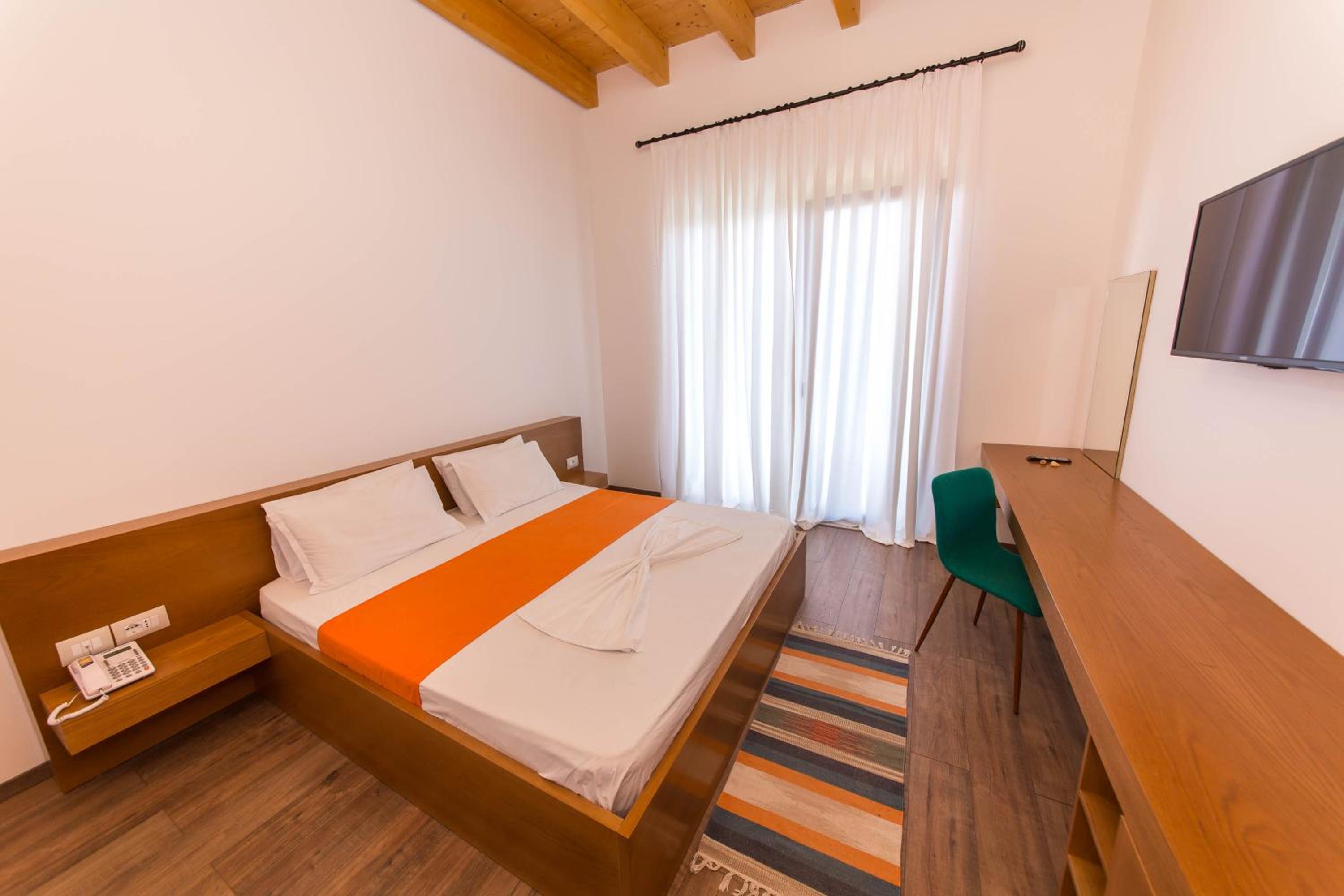 Deluxe Double Room with Balcony and Sea View