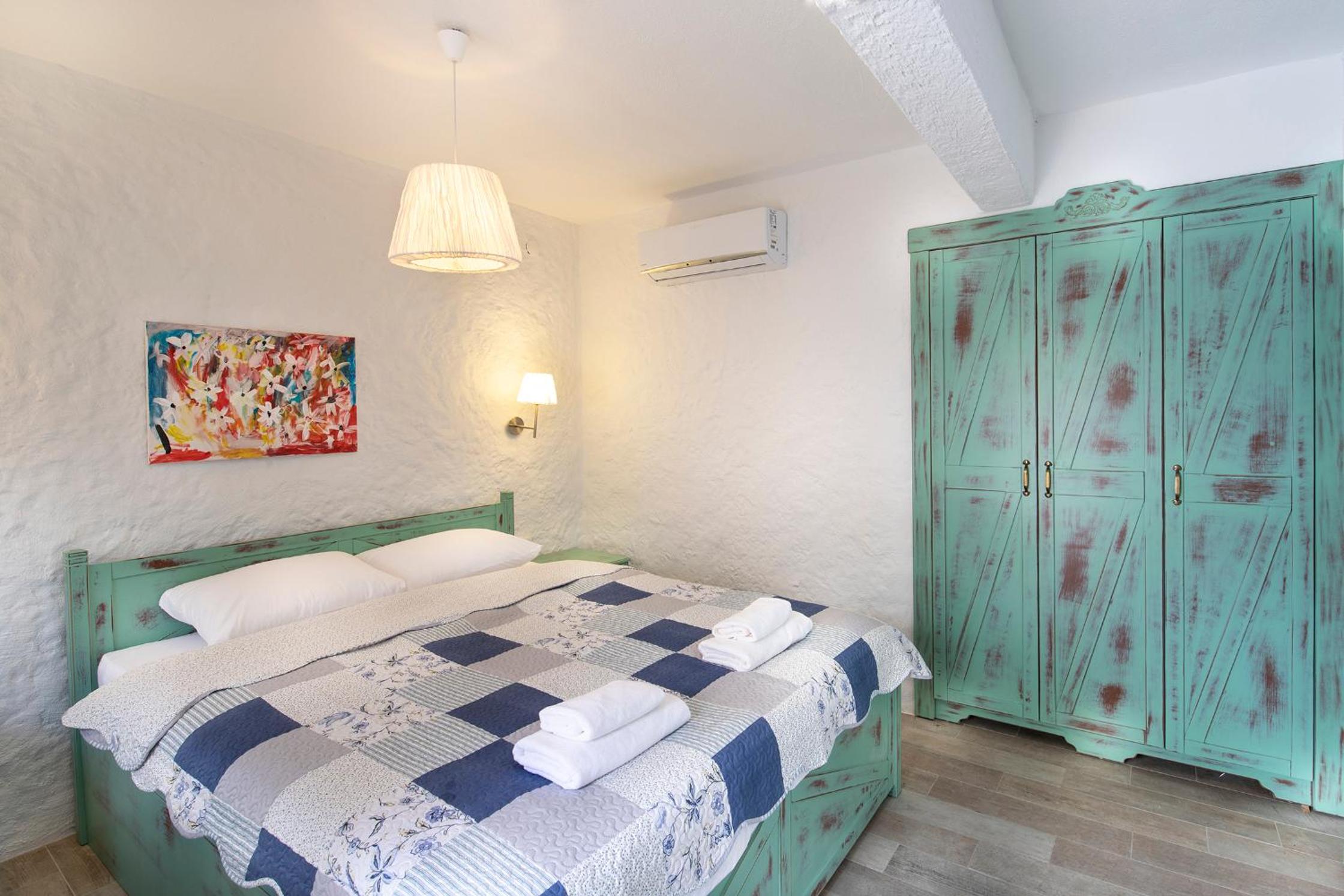 Standard Double Room - Photo 2