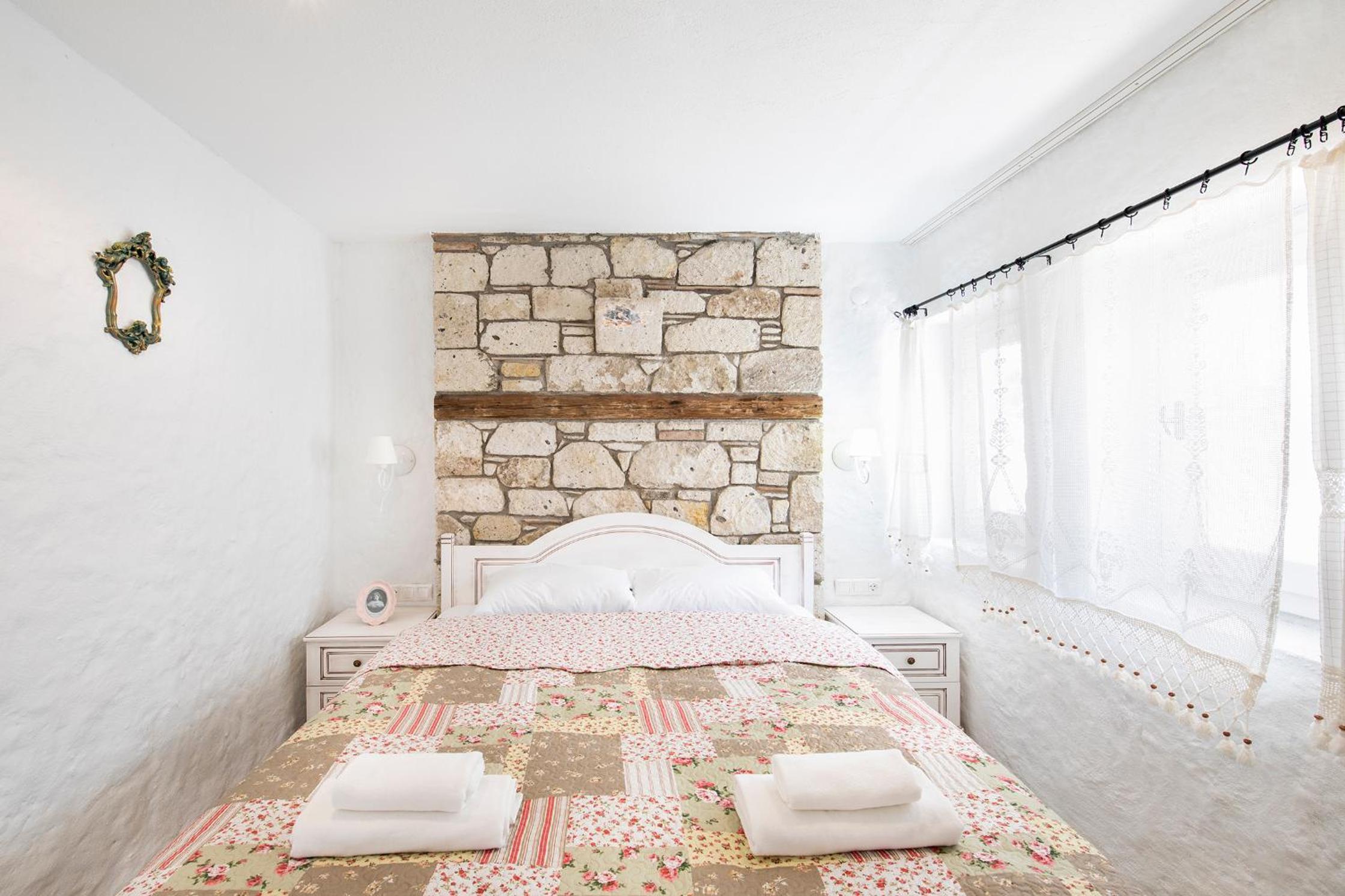 Standard Double Room - Photo 10