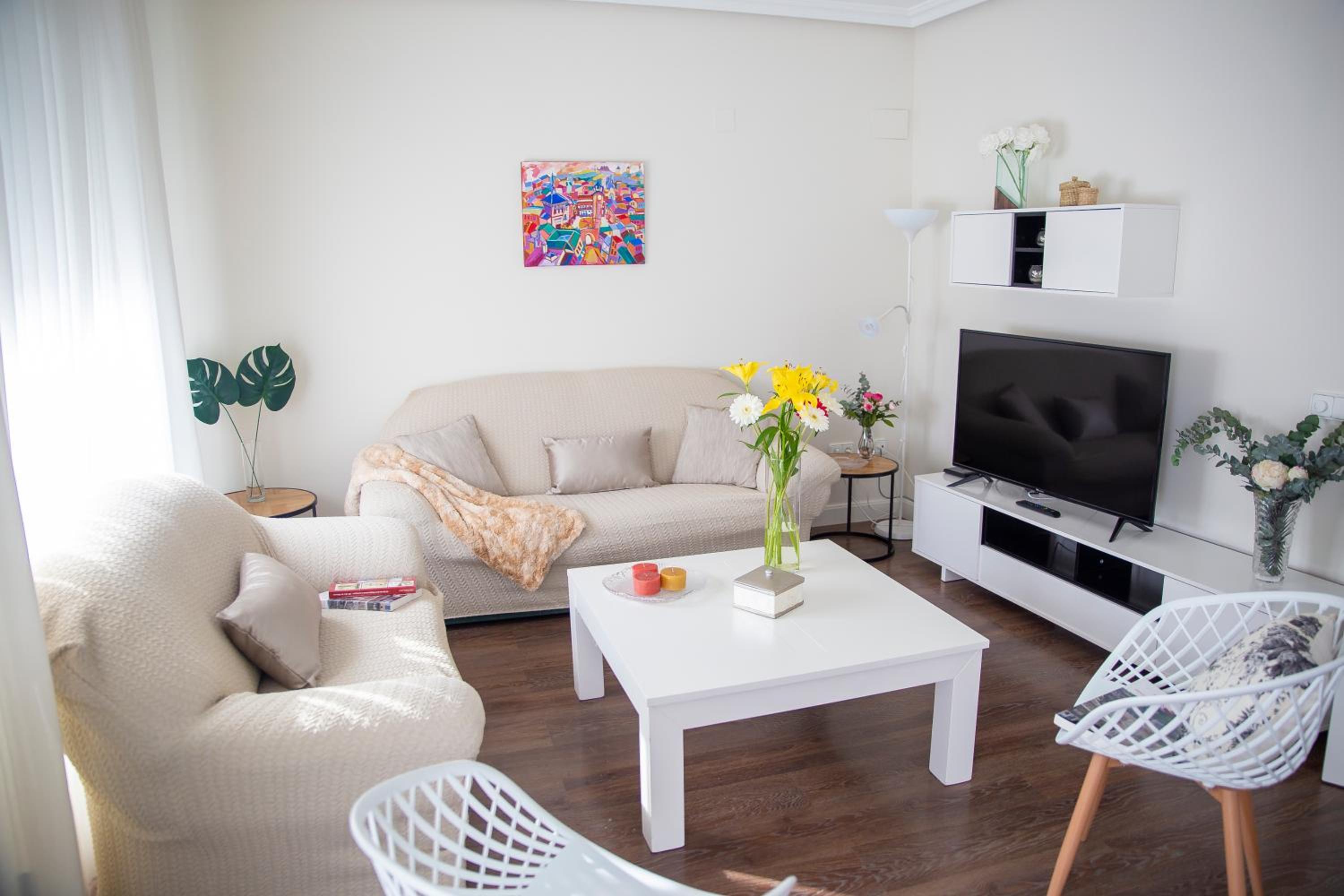 Four-Bedroom House - Photo 1