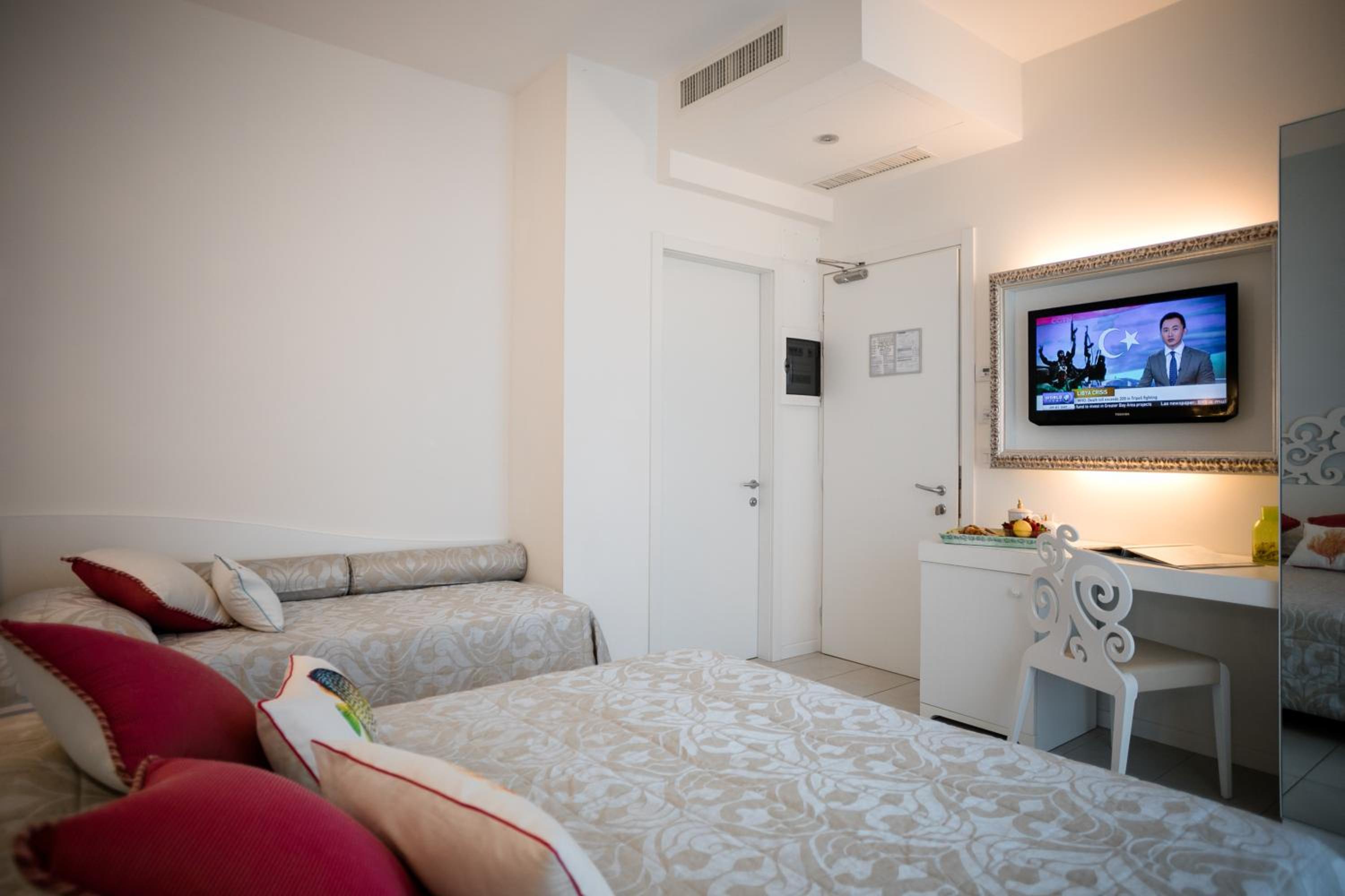Standard Triple Room photo 2