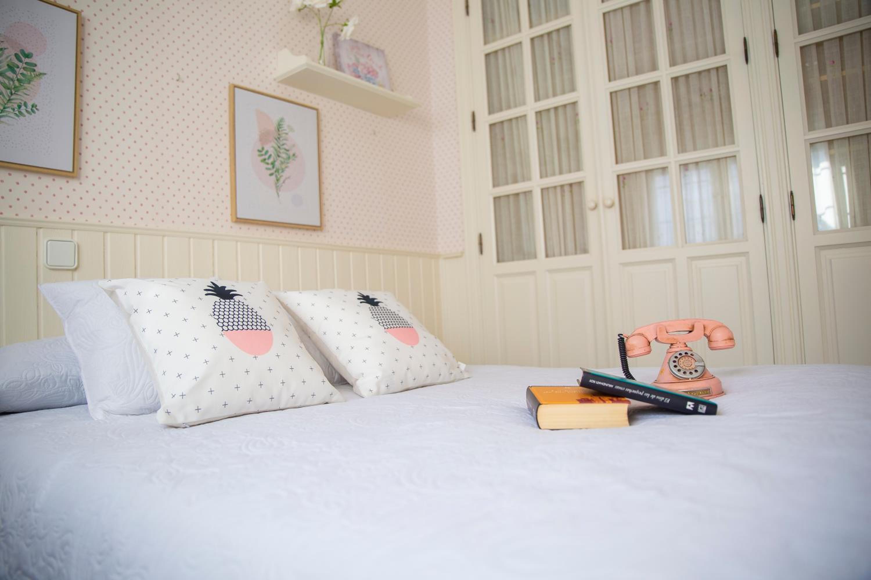 Four-Bedroom House - Photo 15