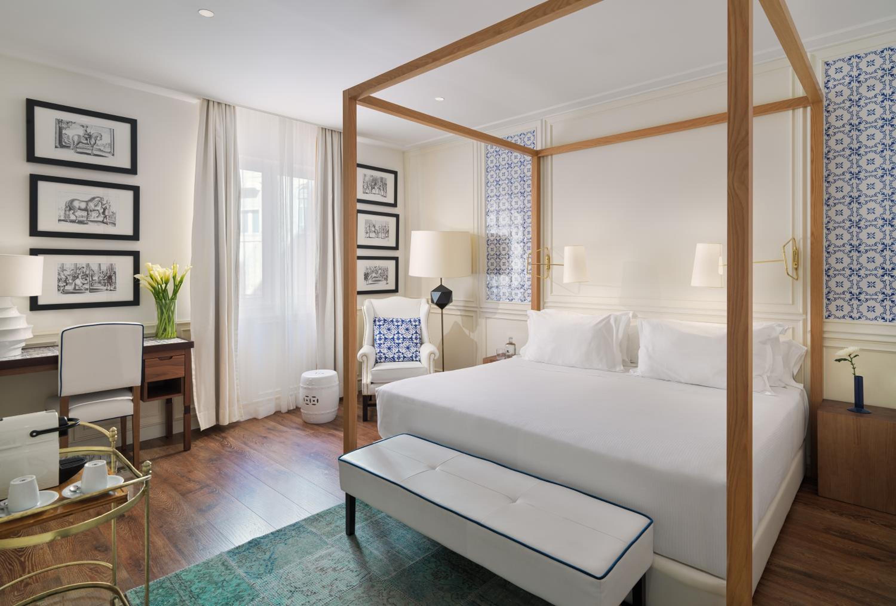 Superior Double or Twin Room thumbnail 5