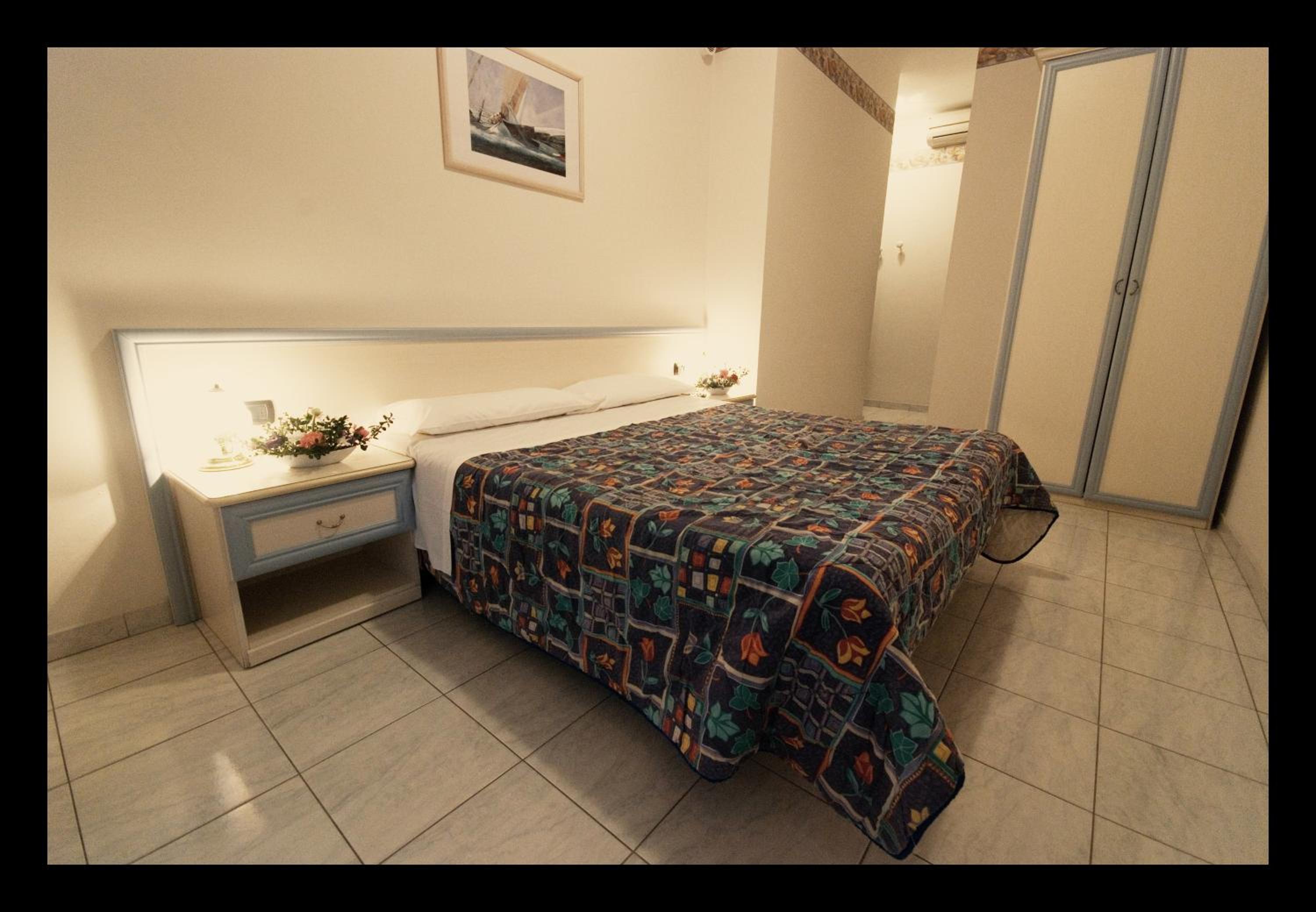 Double or Twin Room with Beach Access photo 1