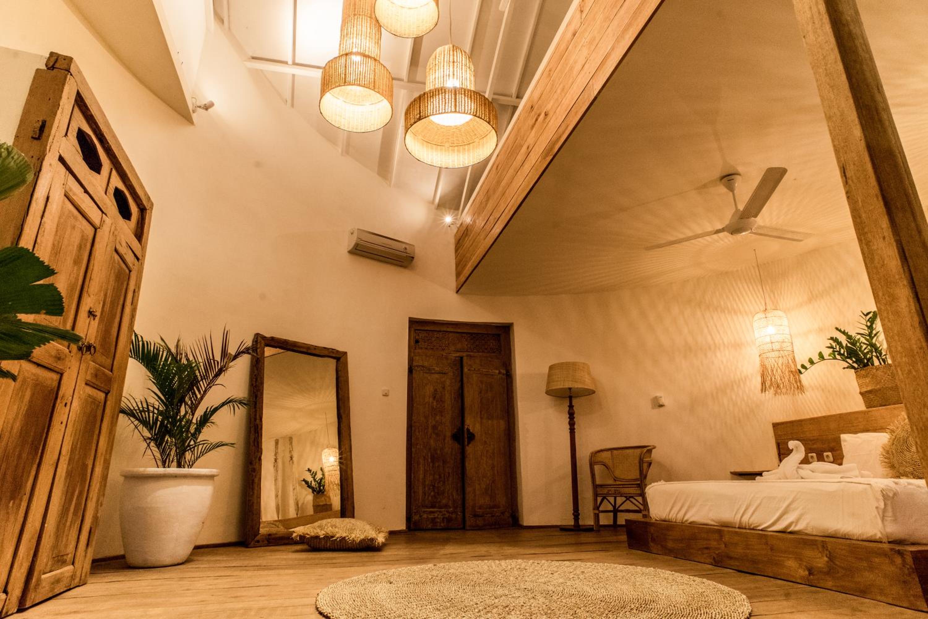 Three Bedroom Mediterranean Villa with Private Pool for 8 Guests