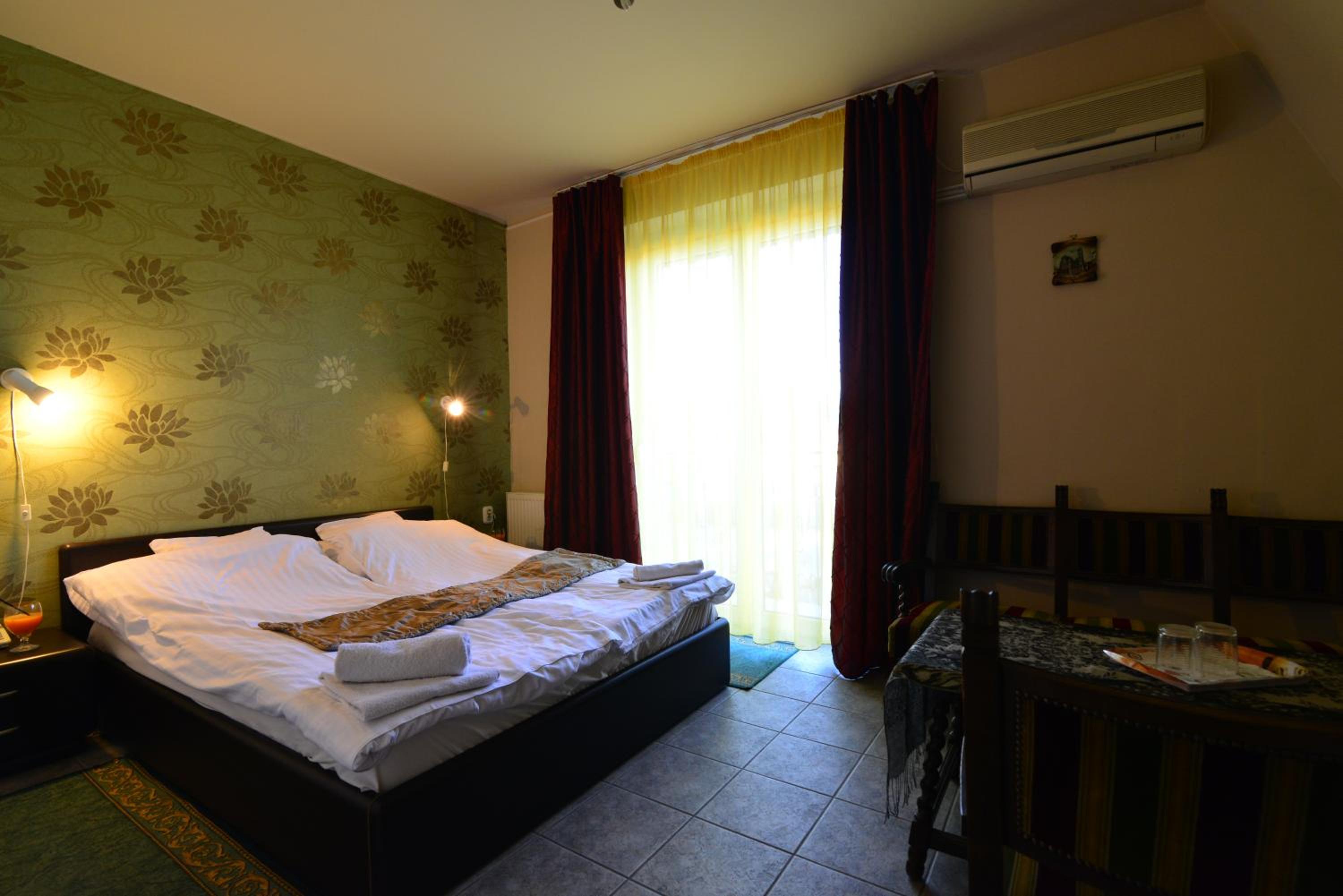 Triple Room - Photo 1