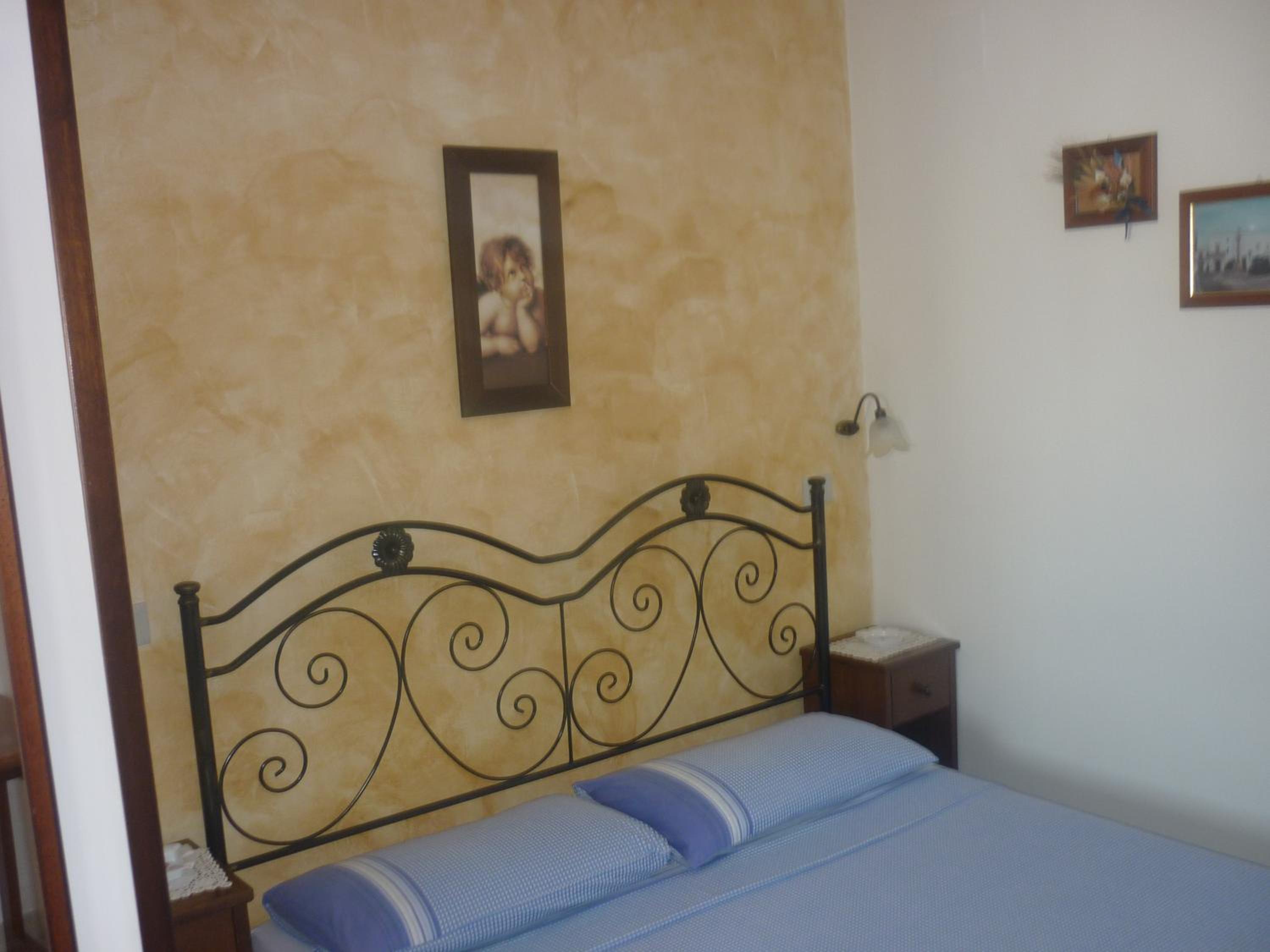 Double Room - Photo 7