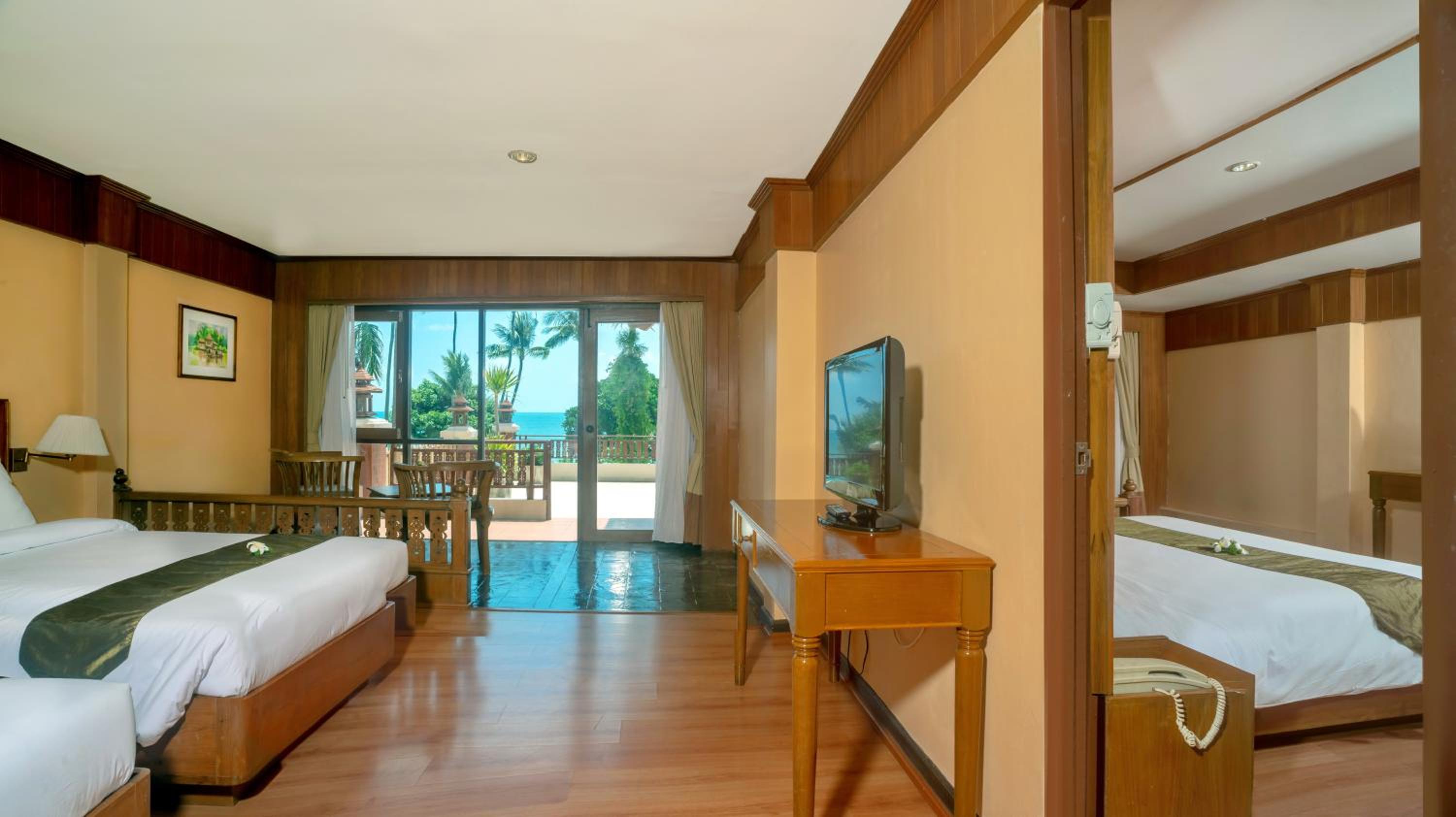 Family Suite with Sea View - Photo 2