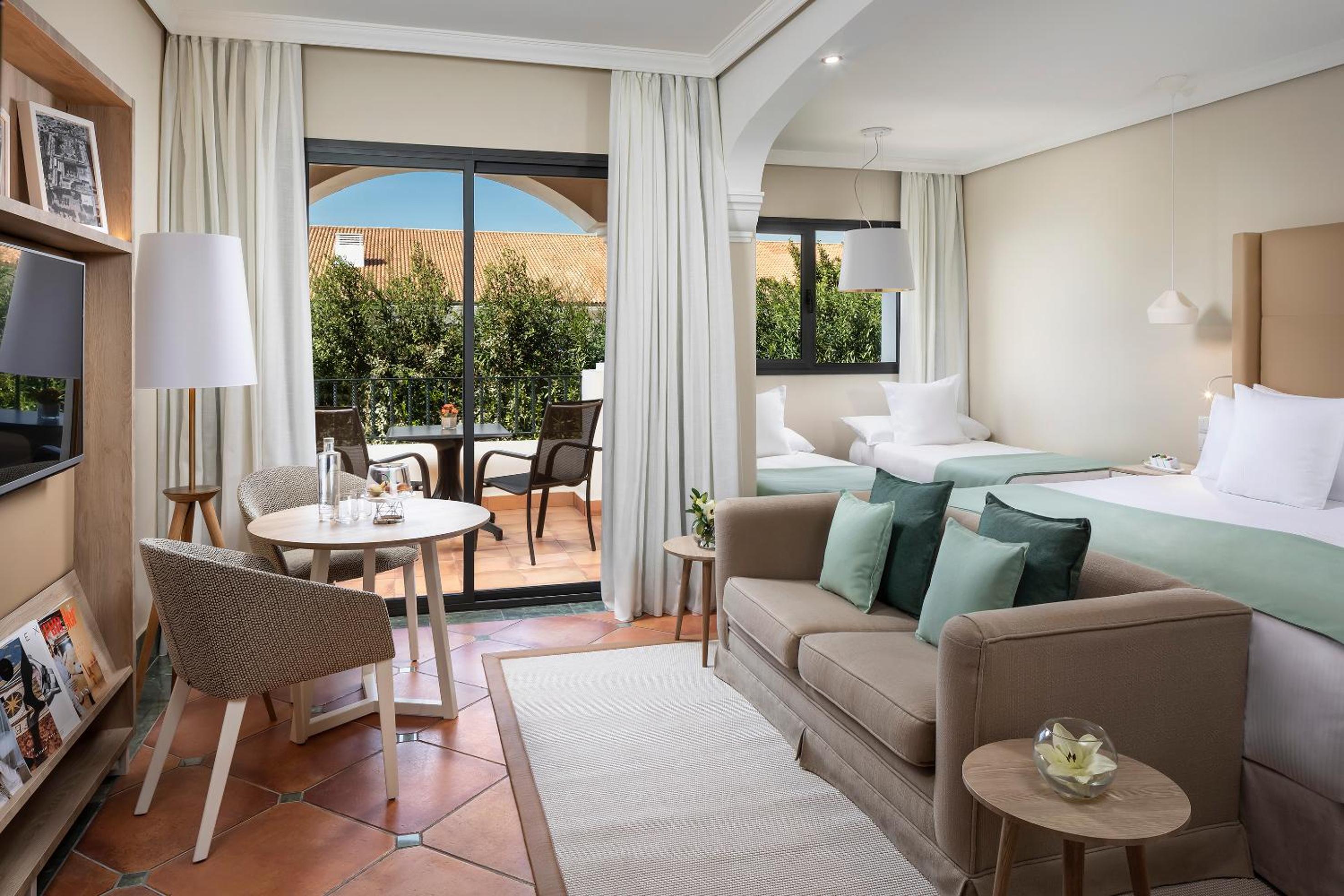 Premium Family Room (4 Adults) - Photo 5