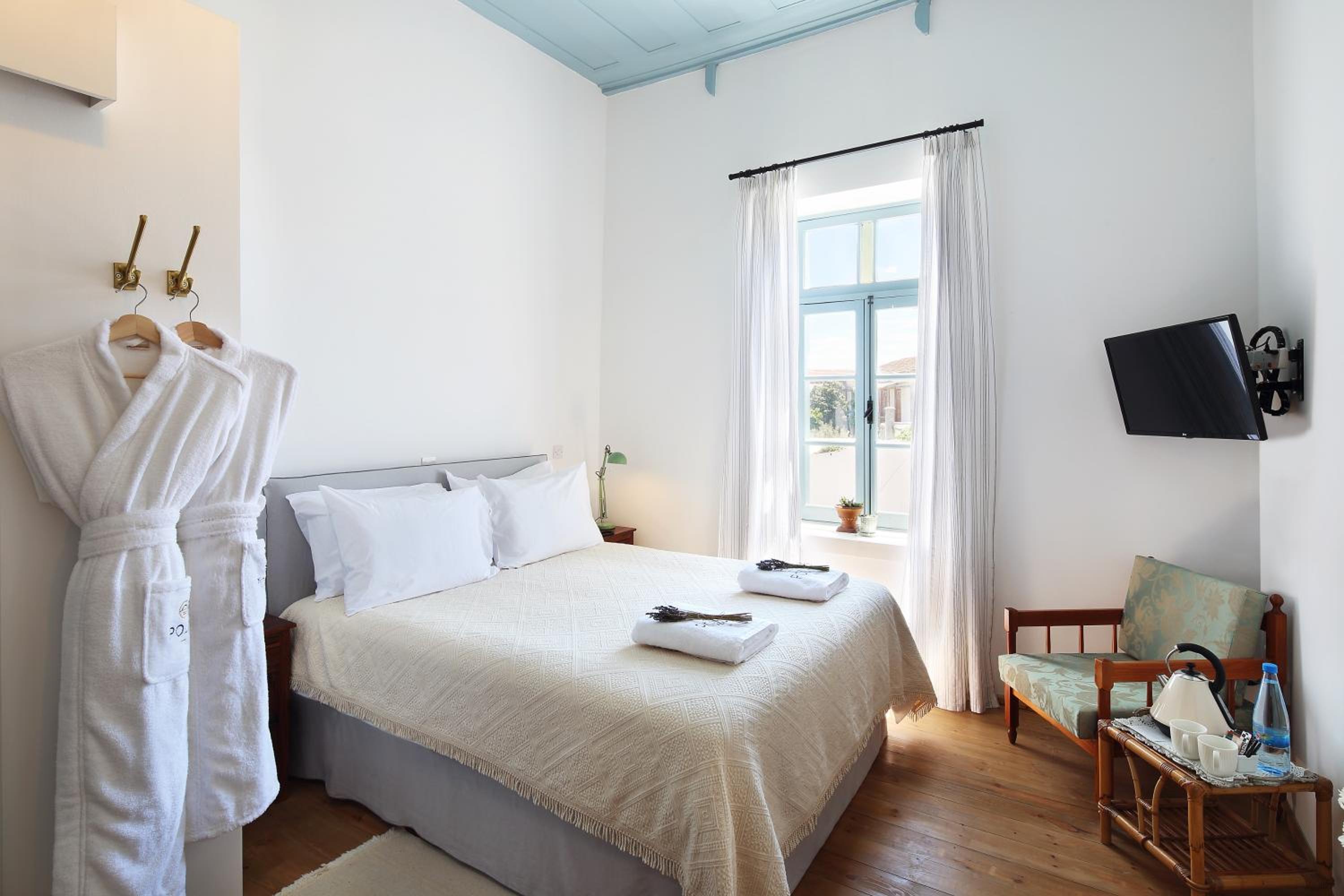 Double Room - Photo 3