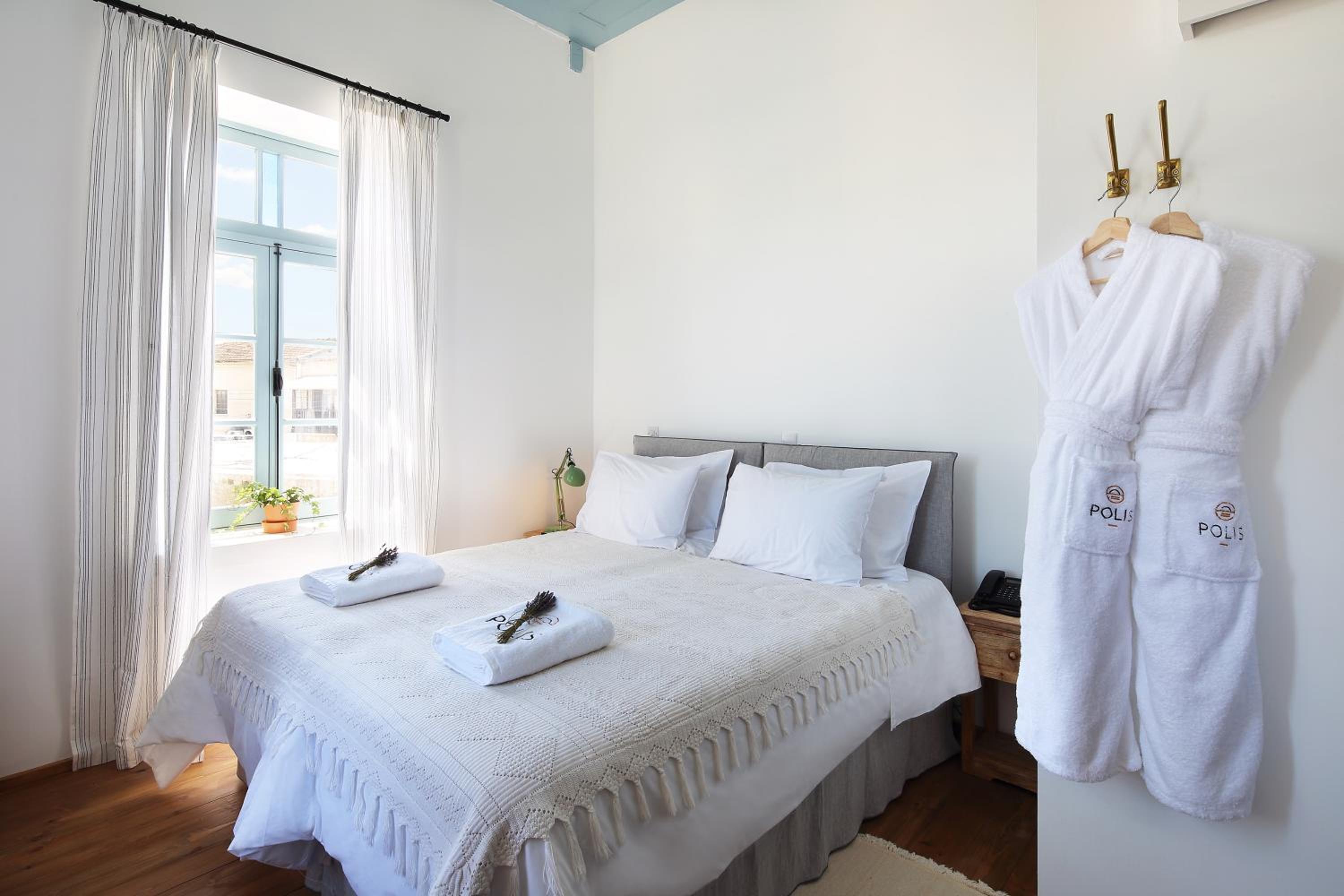Double Room - Photo 2
