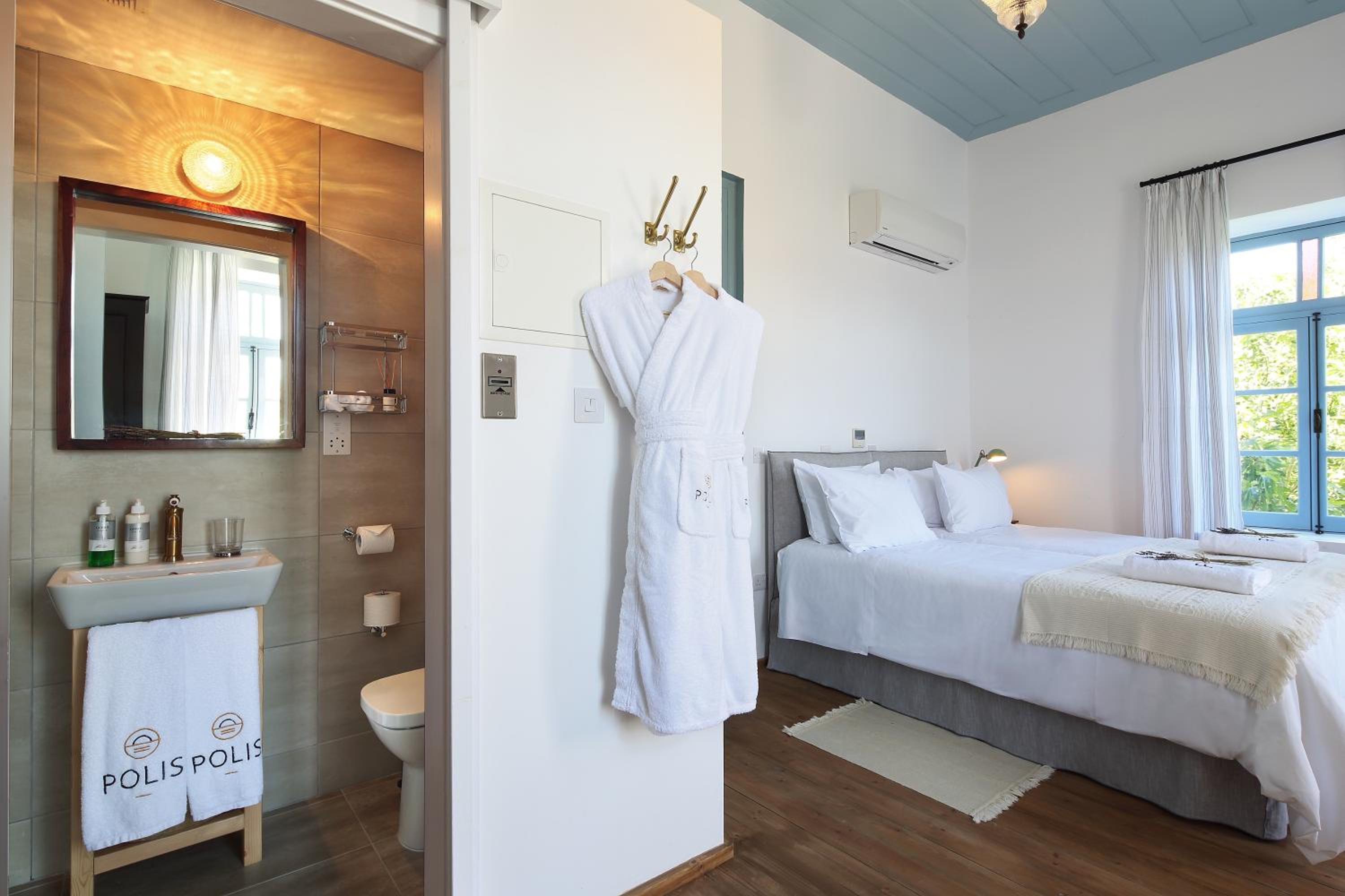 Double Room - Photo 4