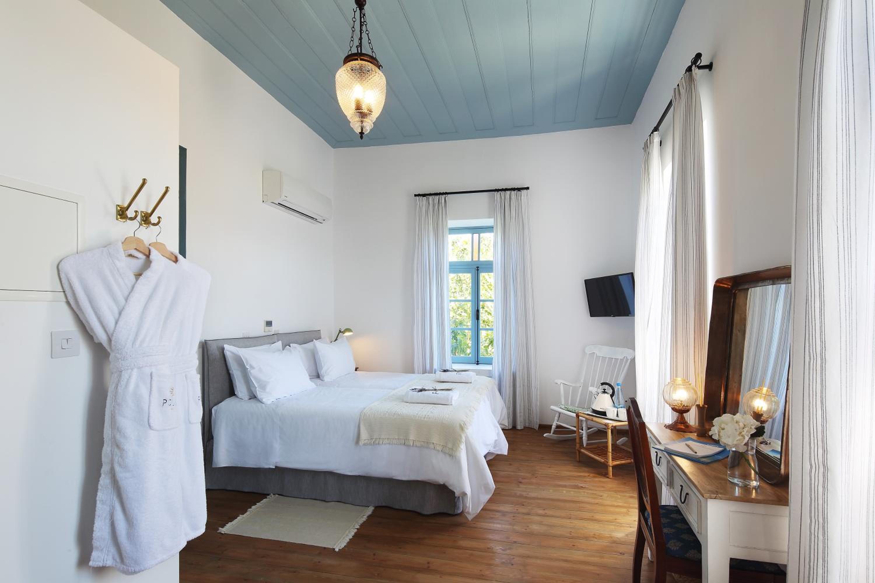 Double Room - Photo 5
