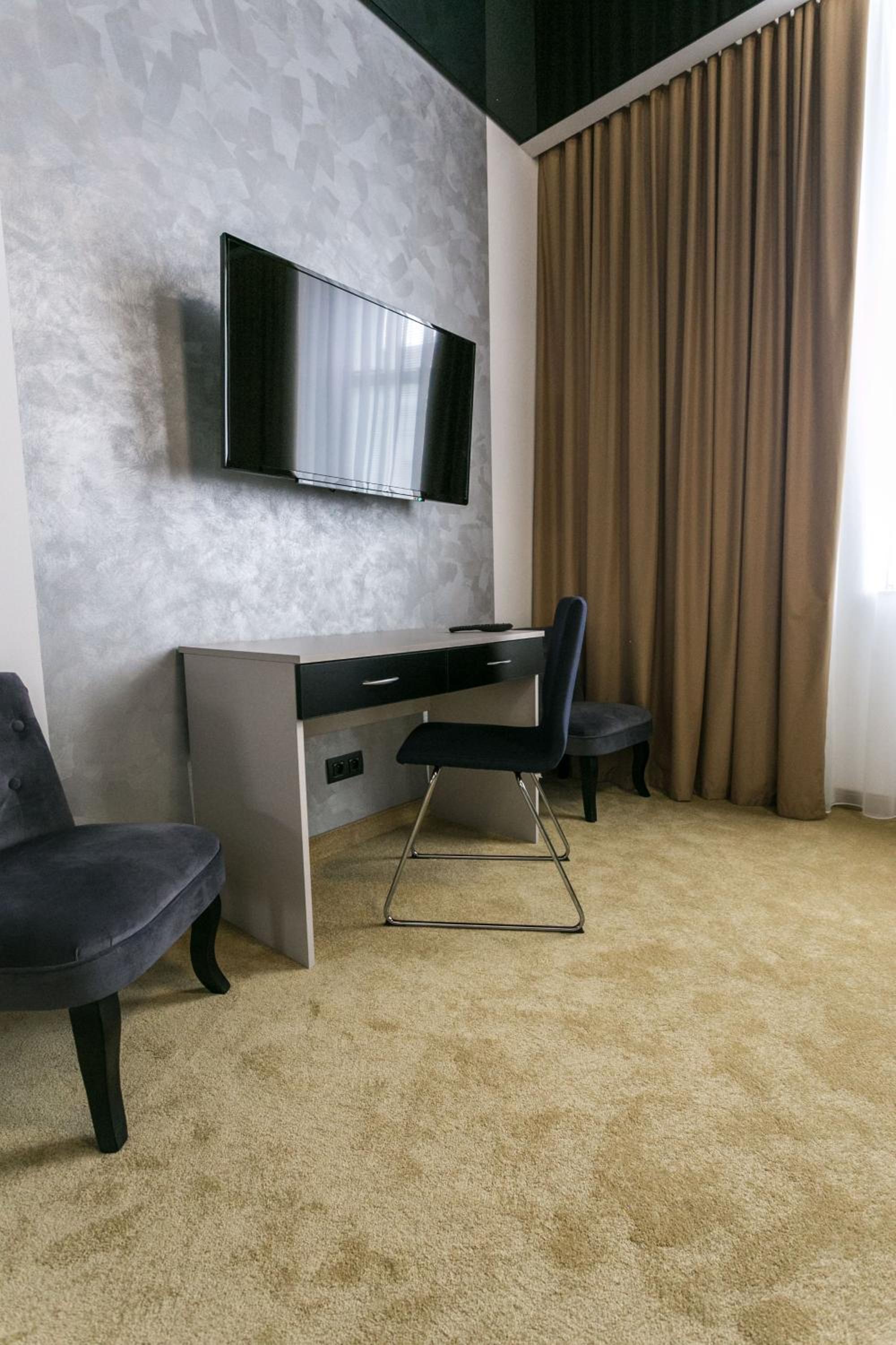 One-Bedroom Apartment - Photo 26