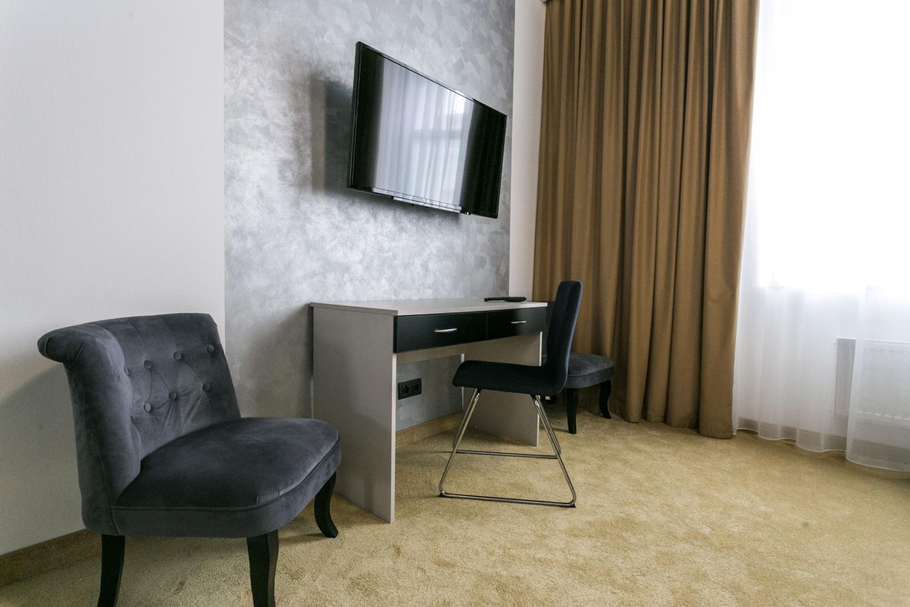 One-Bedroom Apartment - Photo 27