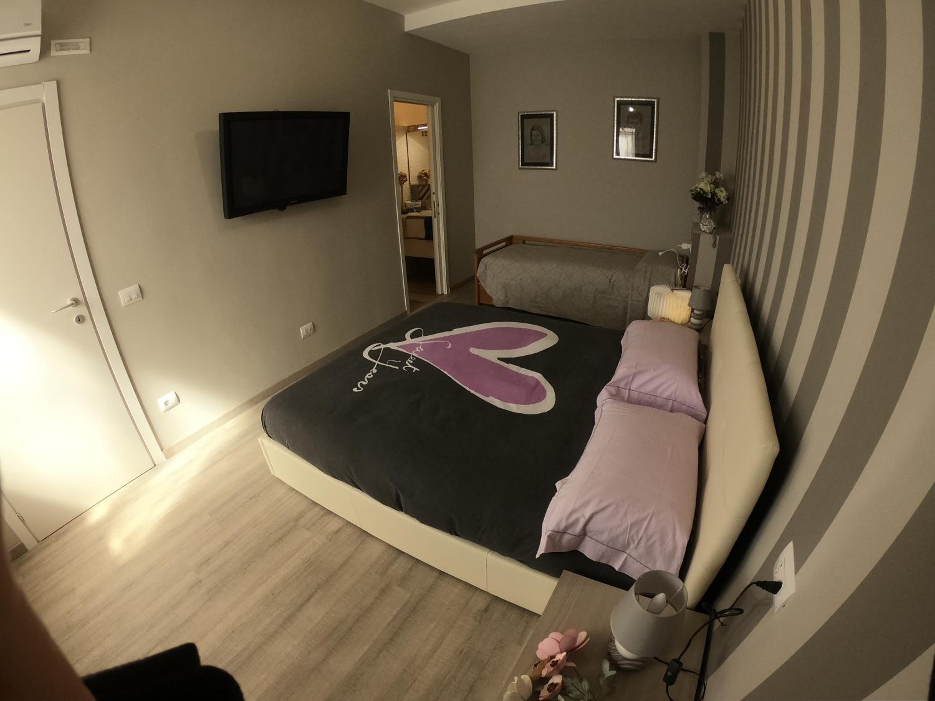 Triple Room with Private Bathroom photo 2