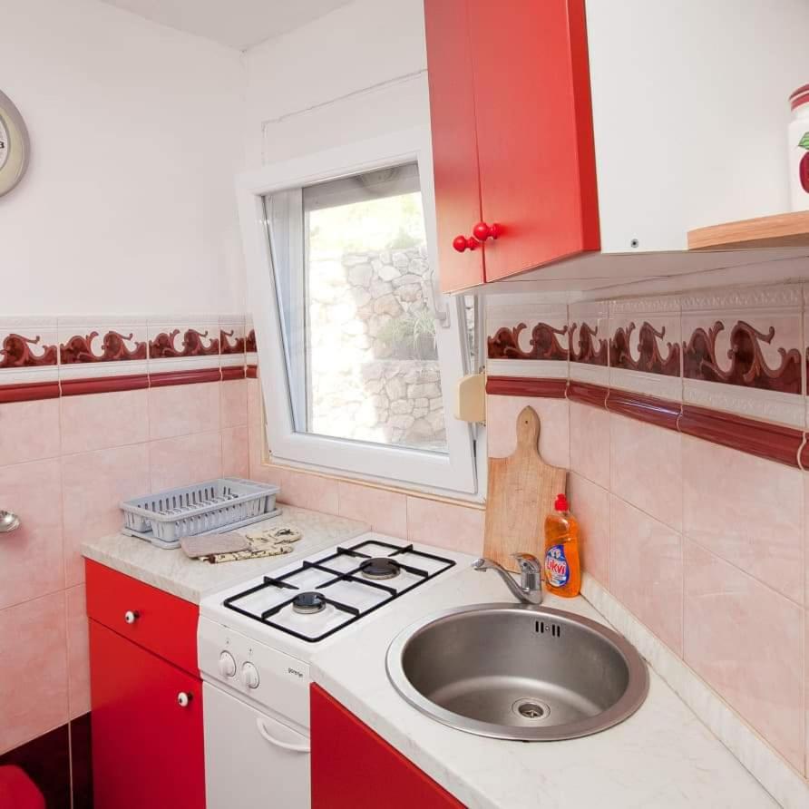 One-Bedroom Apartment - Photo 13