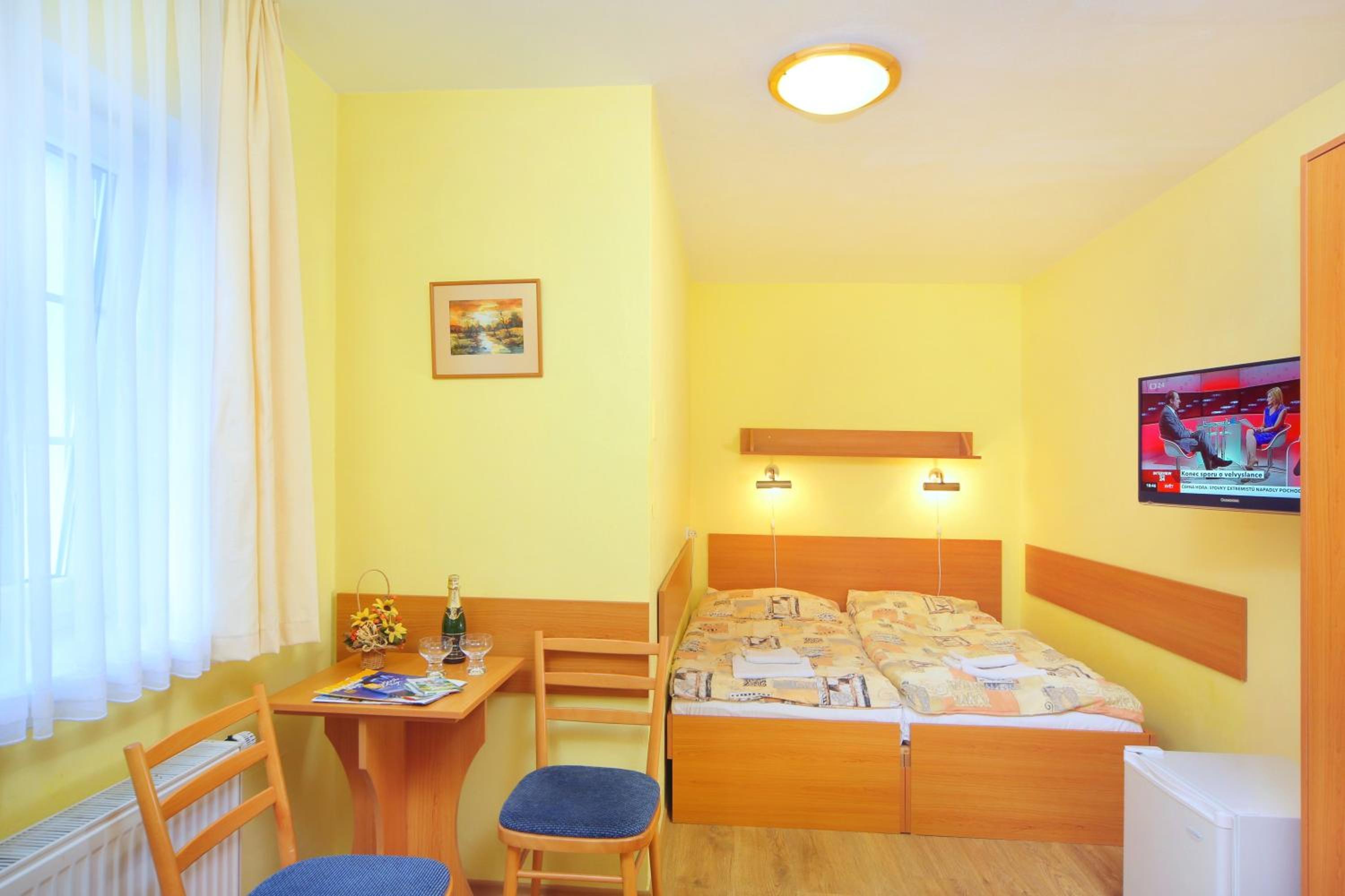 Economy Double Room photo 1