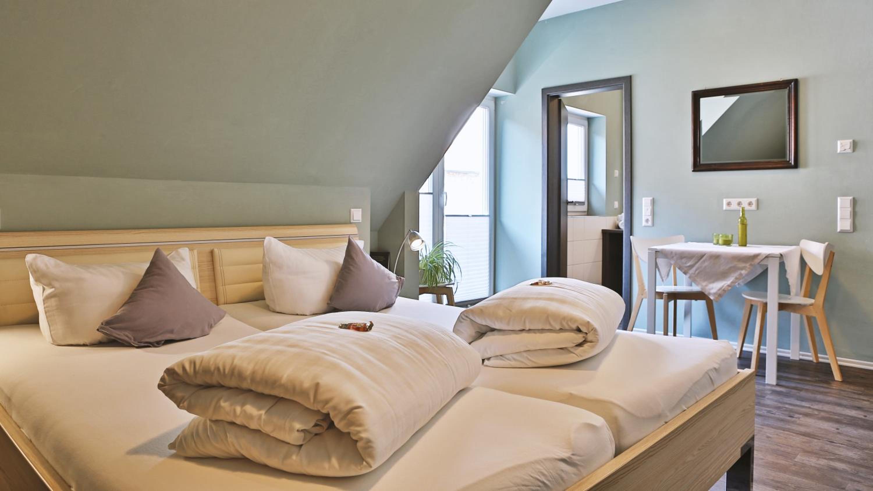 Deluxe Double Room - Photo 13