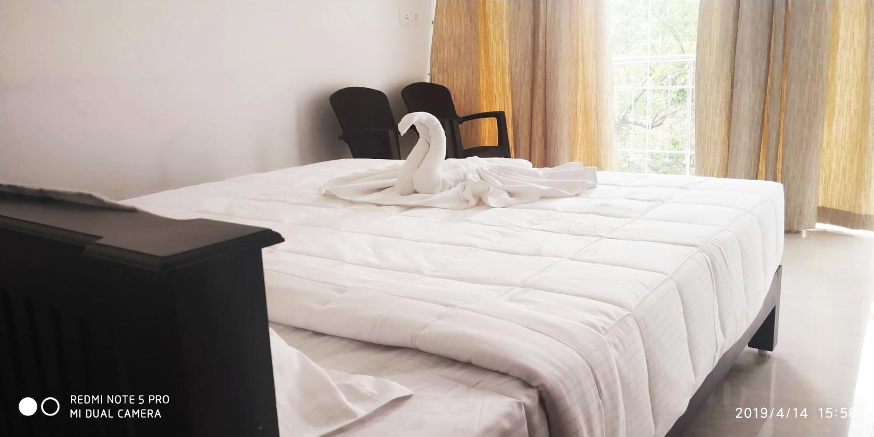 Deluxe Double Room with Balcony photo 2