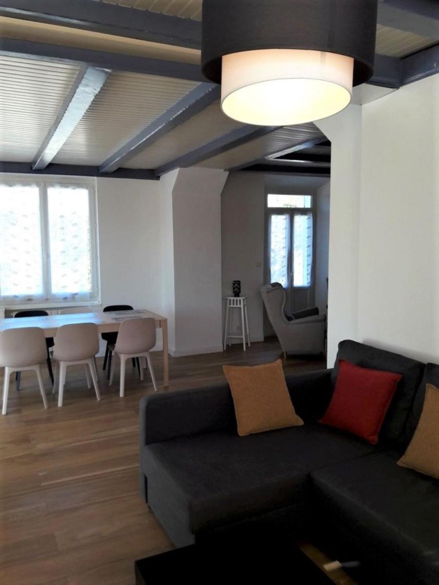 Three-Bedroom Apartment photo 2