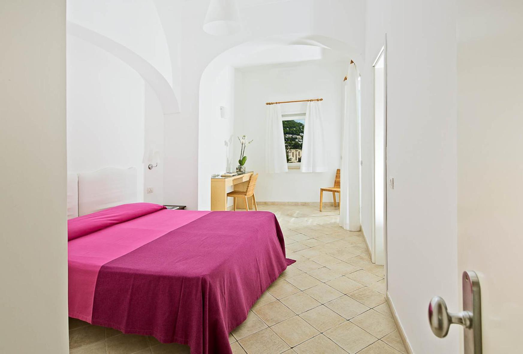 Triple Room with View - Photo 5