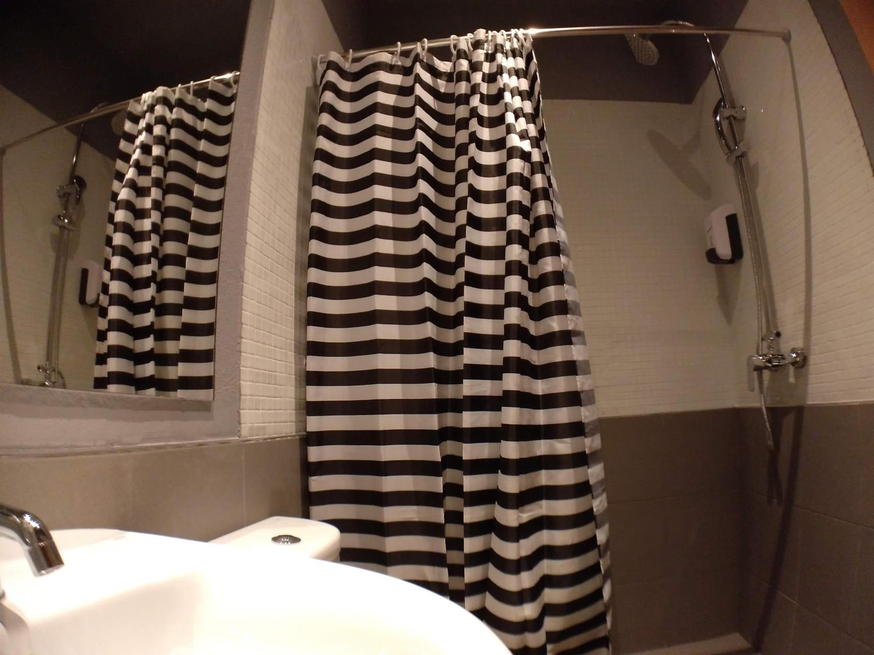 Two-Bedroom Apartment - Photo 8