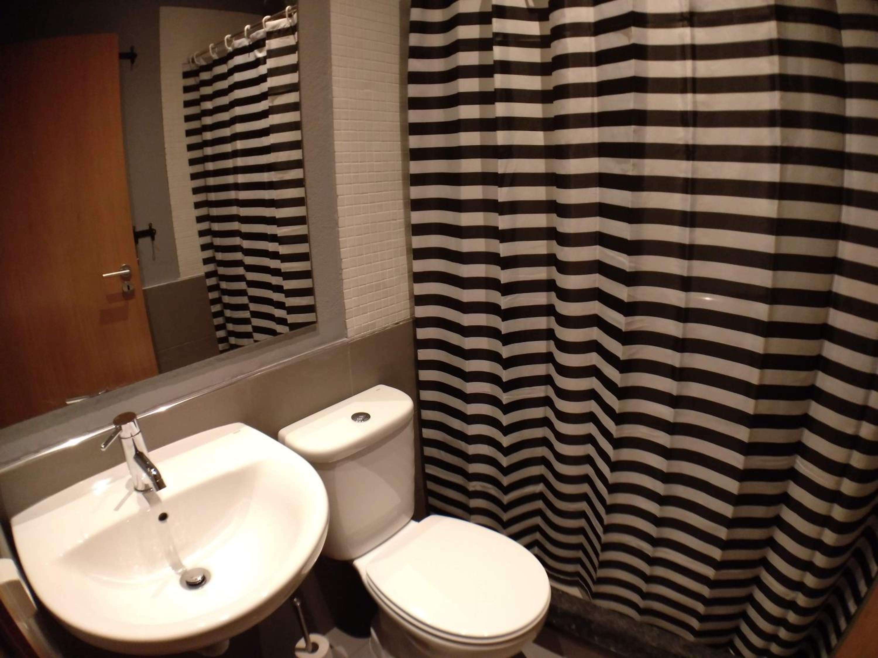 Two-Bedroom Apartment - Photo 9