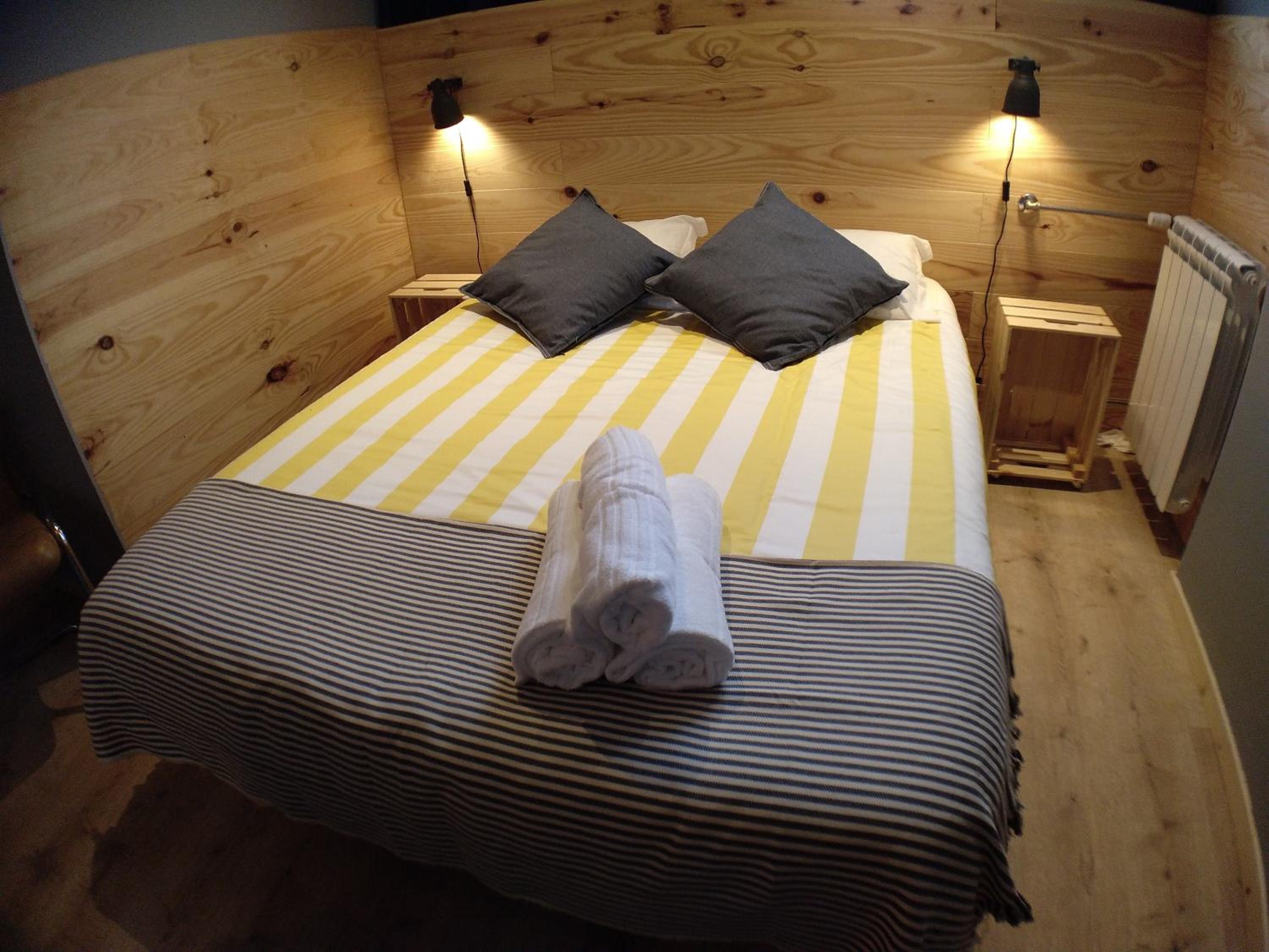 Two-Bedroom Apartment - Photo 19