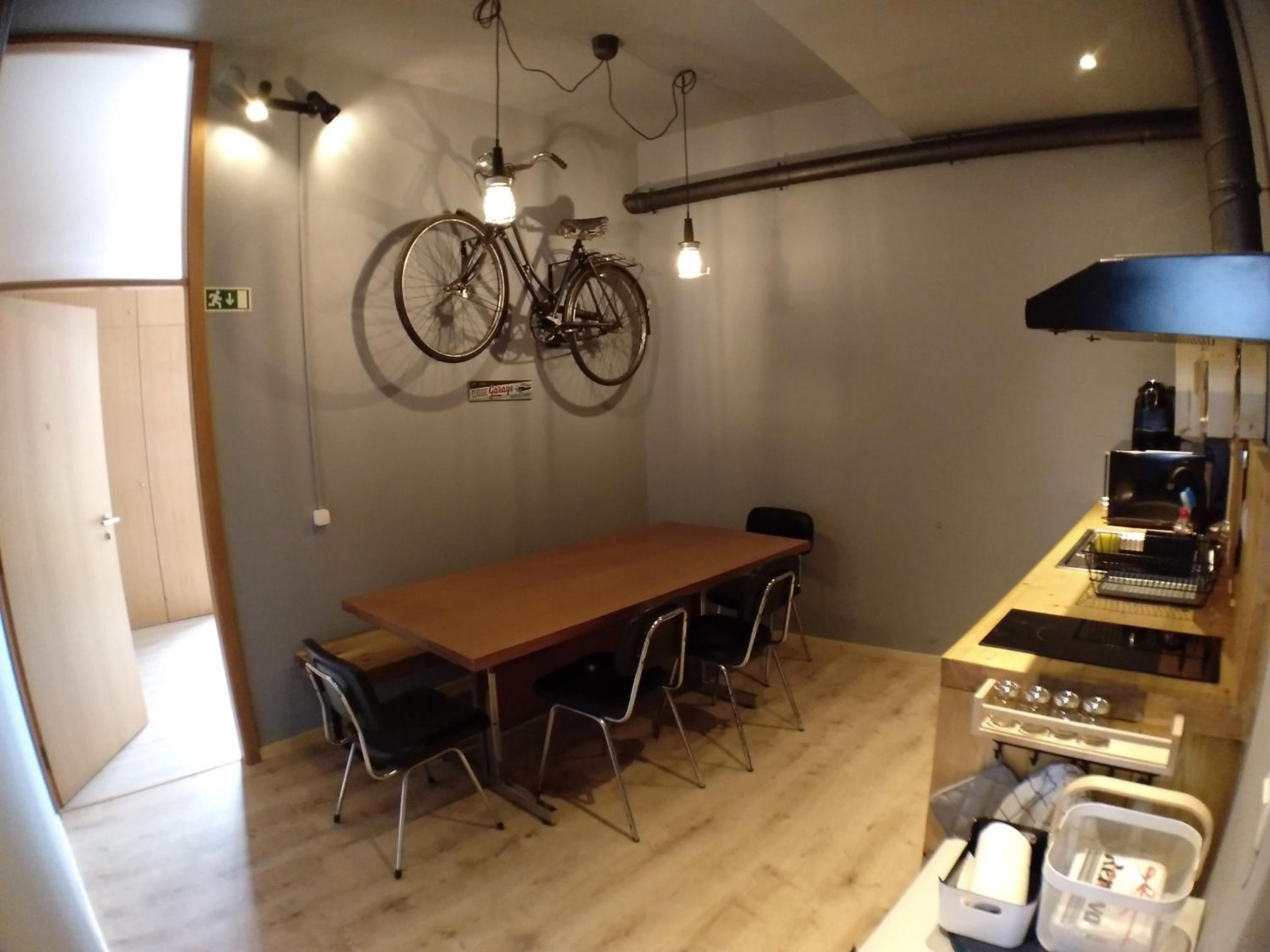Two-Bedroom Apartment - Photo 21