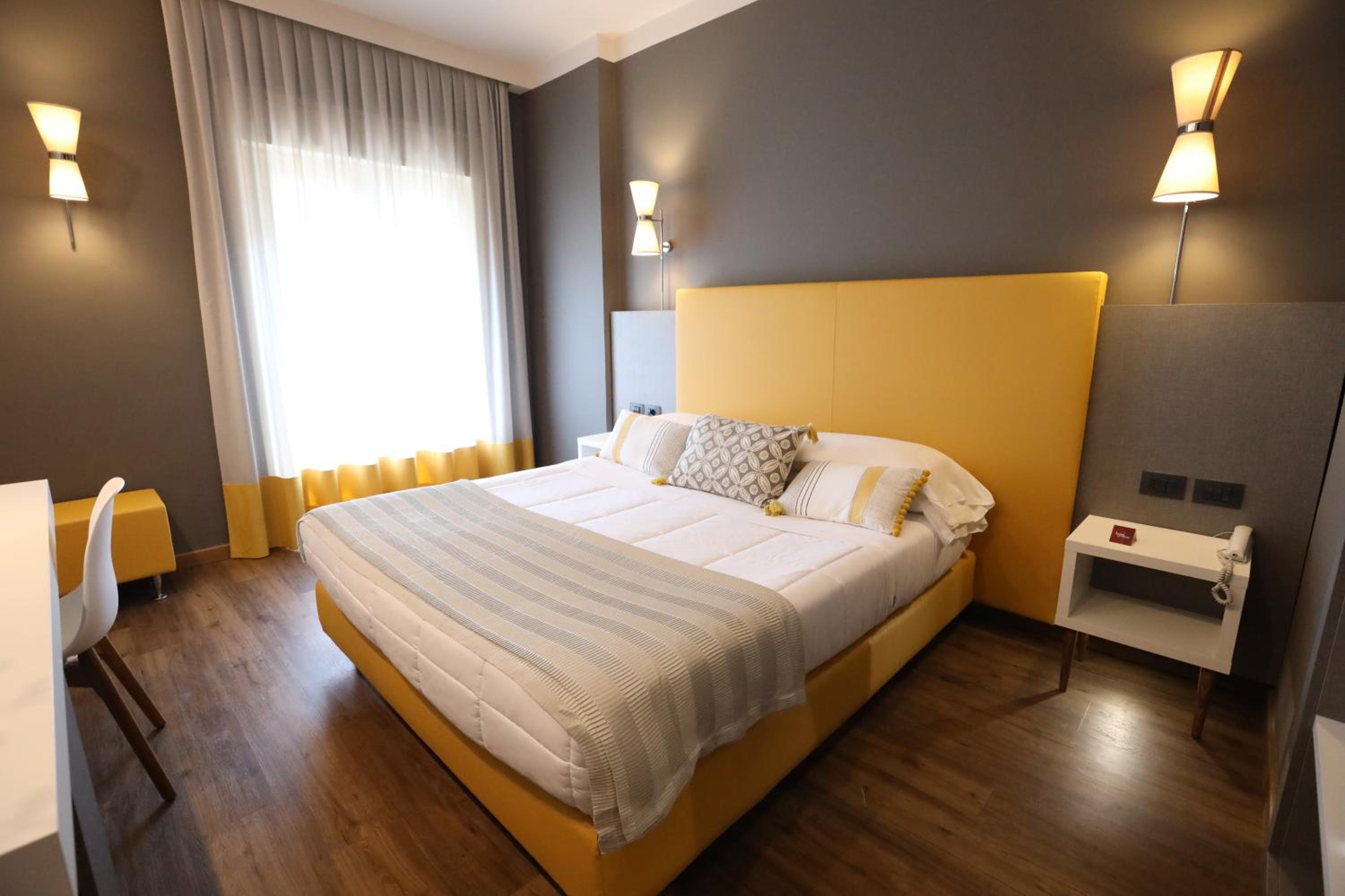 Superior Double or Twin Room - Photo 9