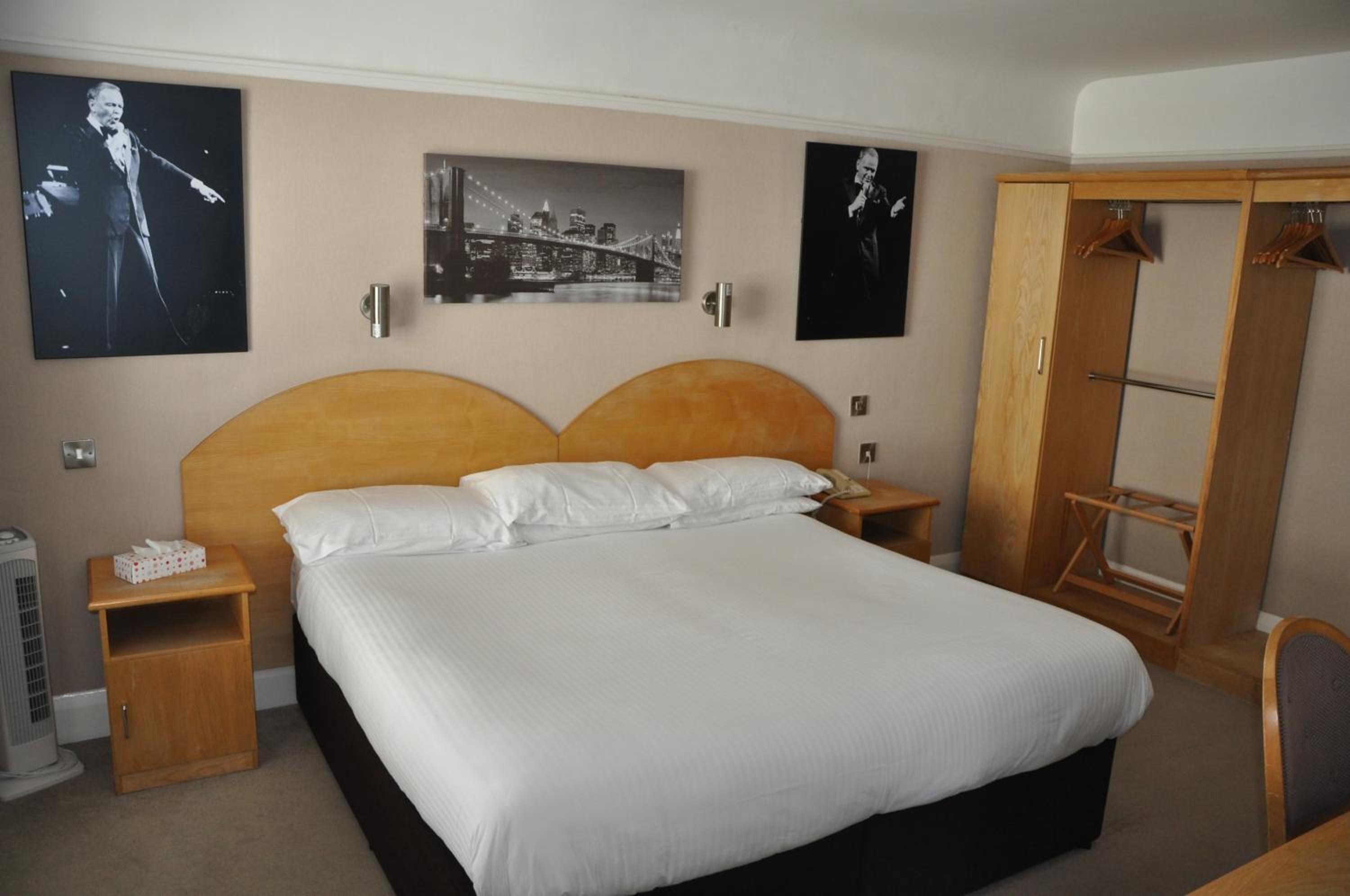 Double or Twin Room - Disability Access - Photo 9