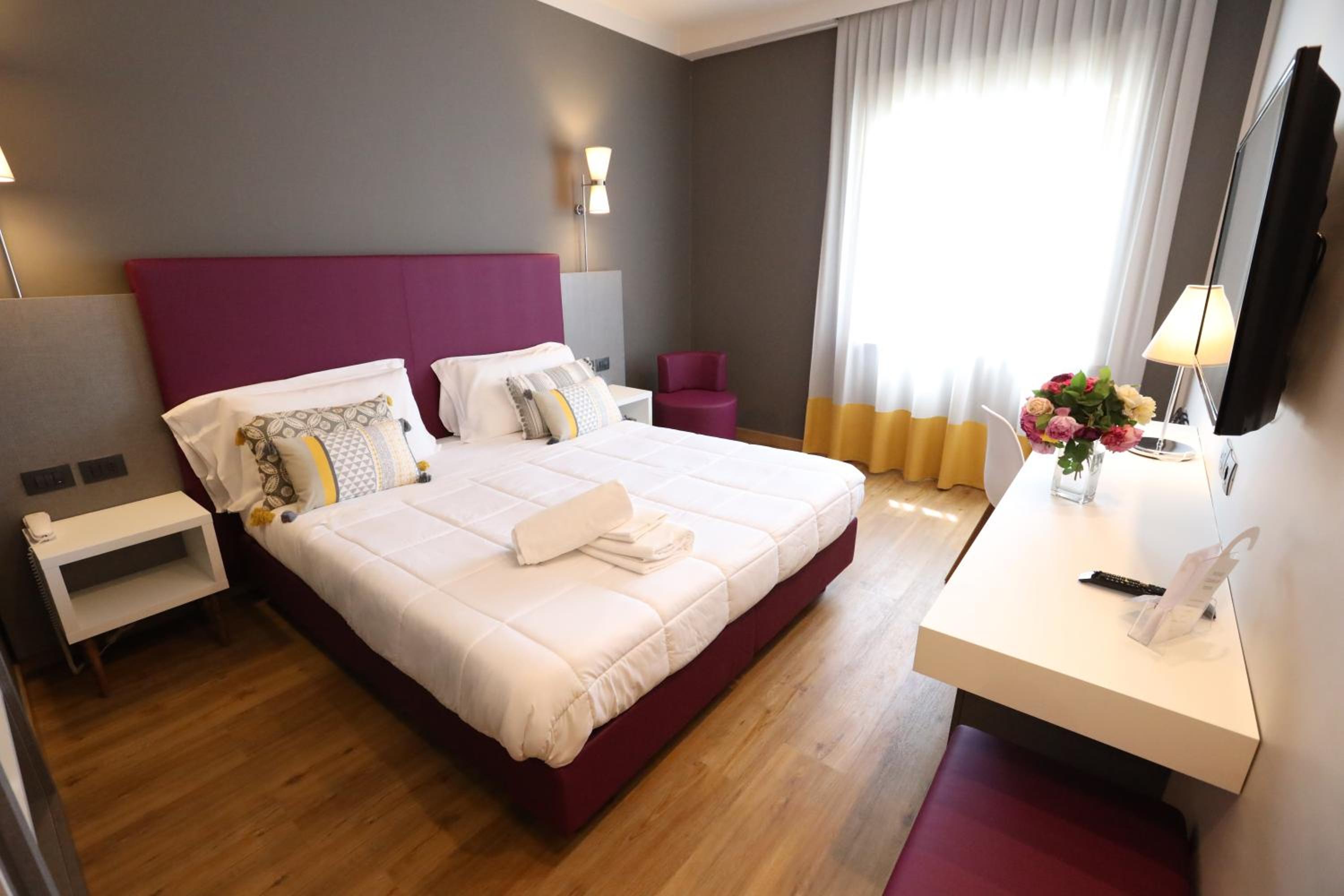 Superior Double or Twin Room - Photo 17