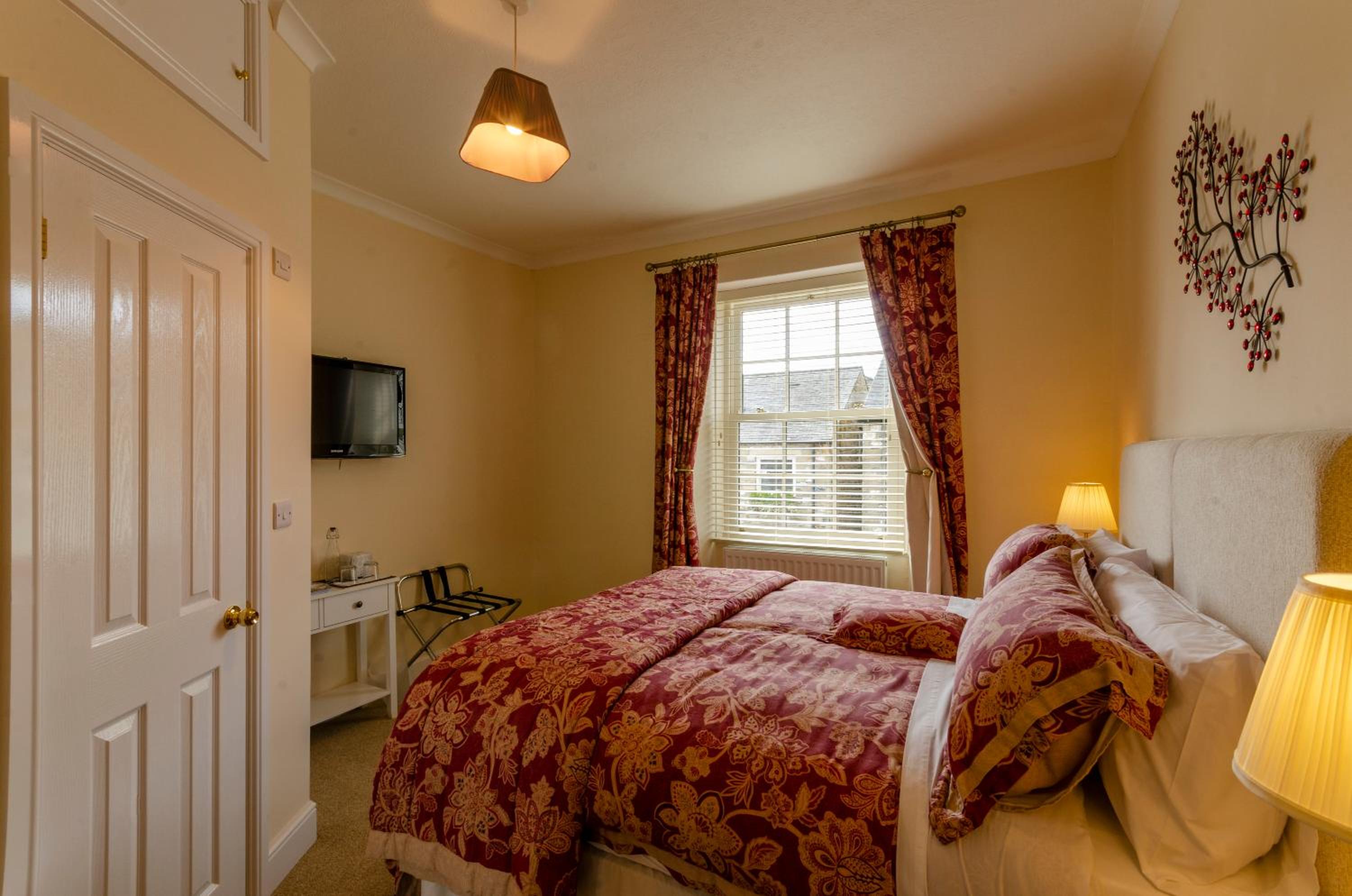 Deluxe Double Room with Shower - Photo 2