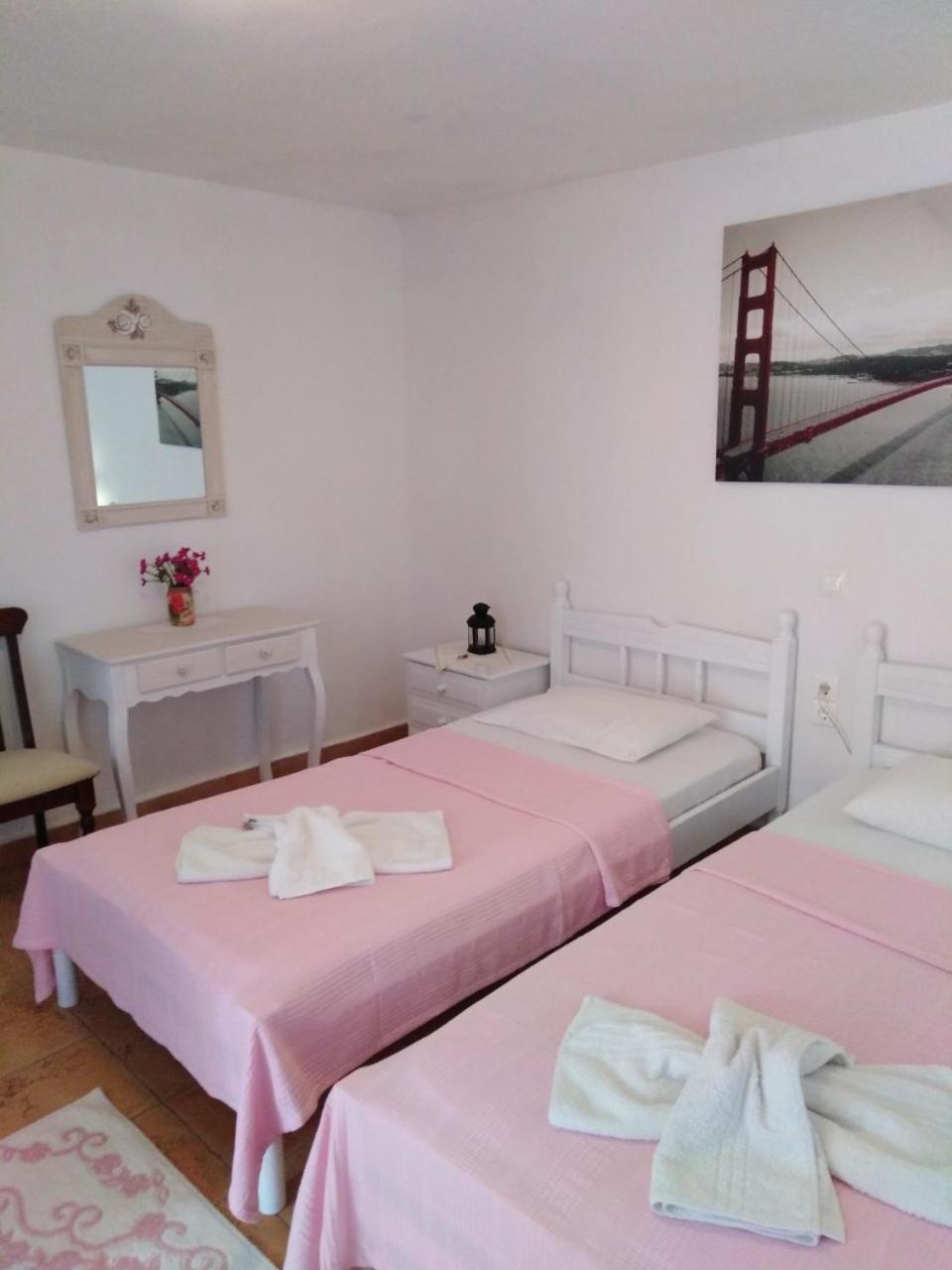 Sea View Studio With Single Beds