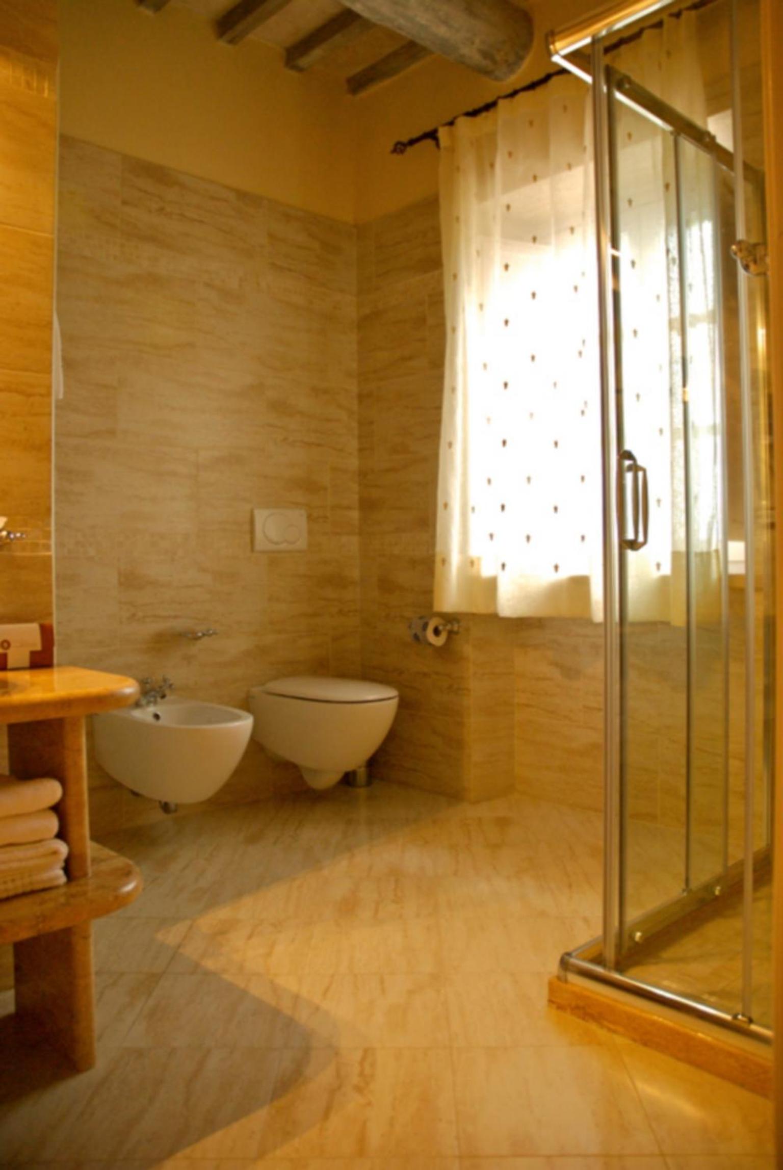 Deluxe Double or Twin Room - Photo 15