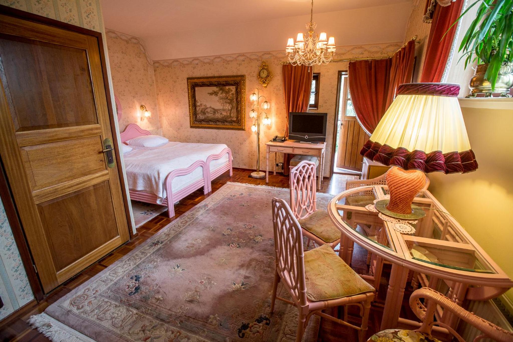 Double or Twin Room photo 3