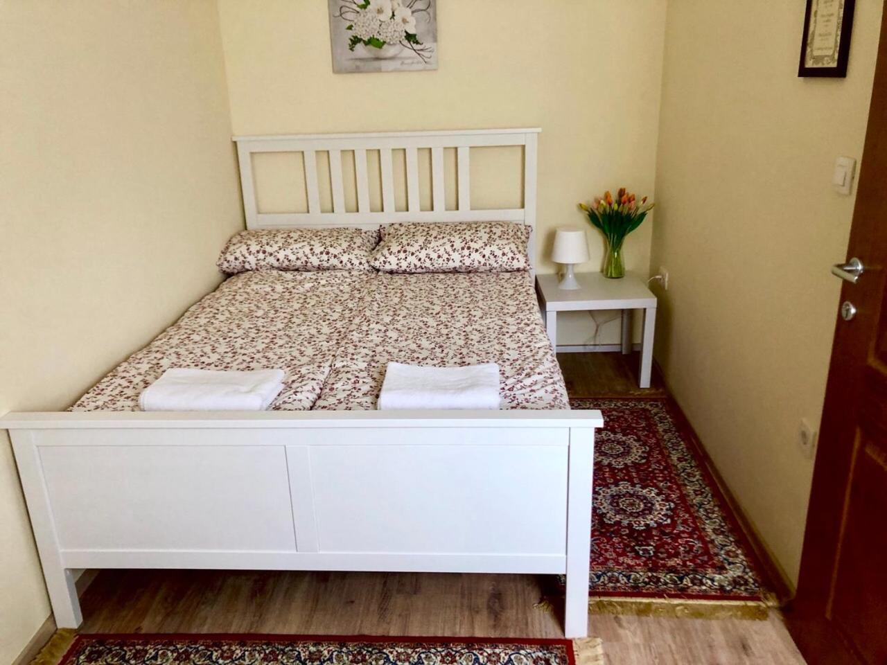 Double Room with Shared Bathroom photo 3