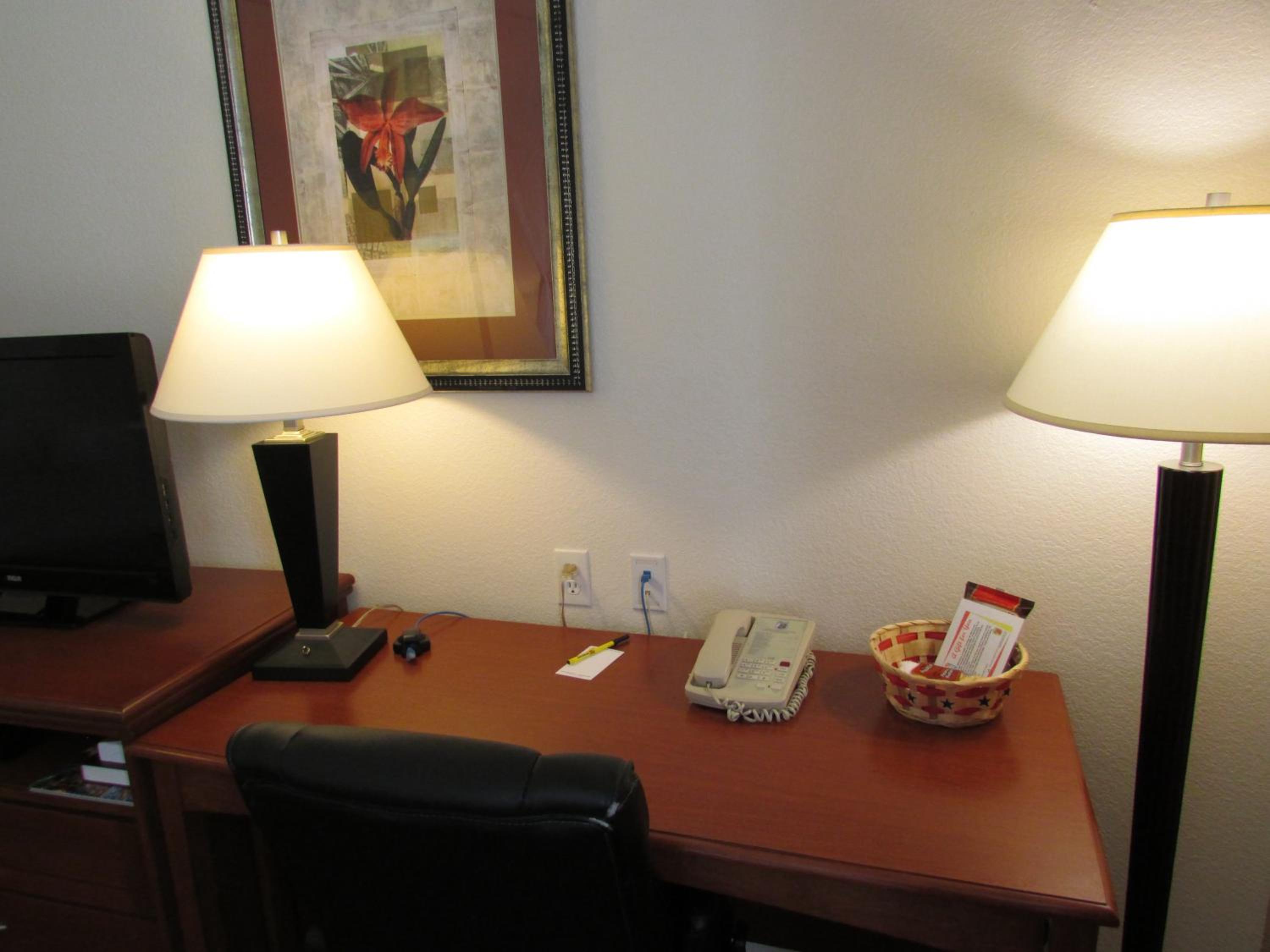 King Room - Disability Access - Non-Smoking - Photo 8
