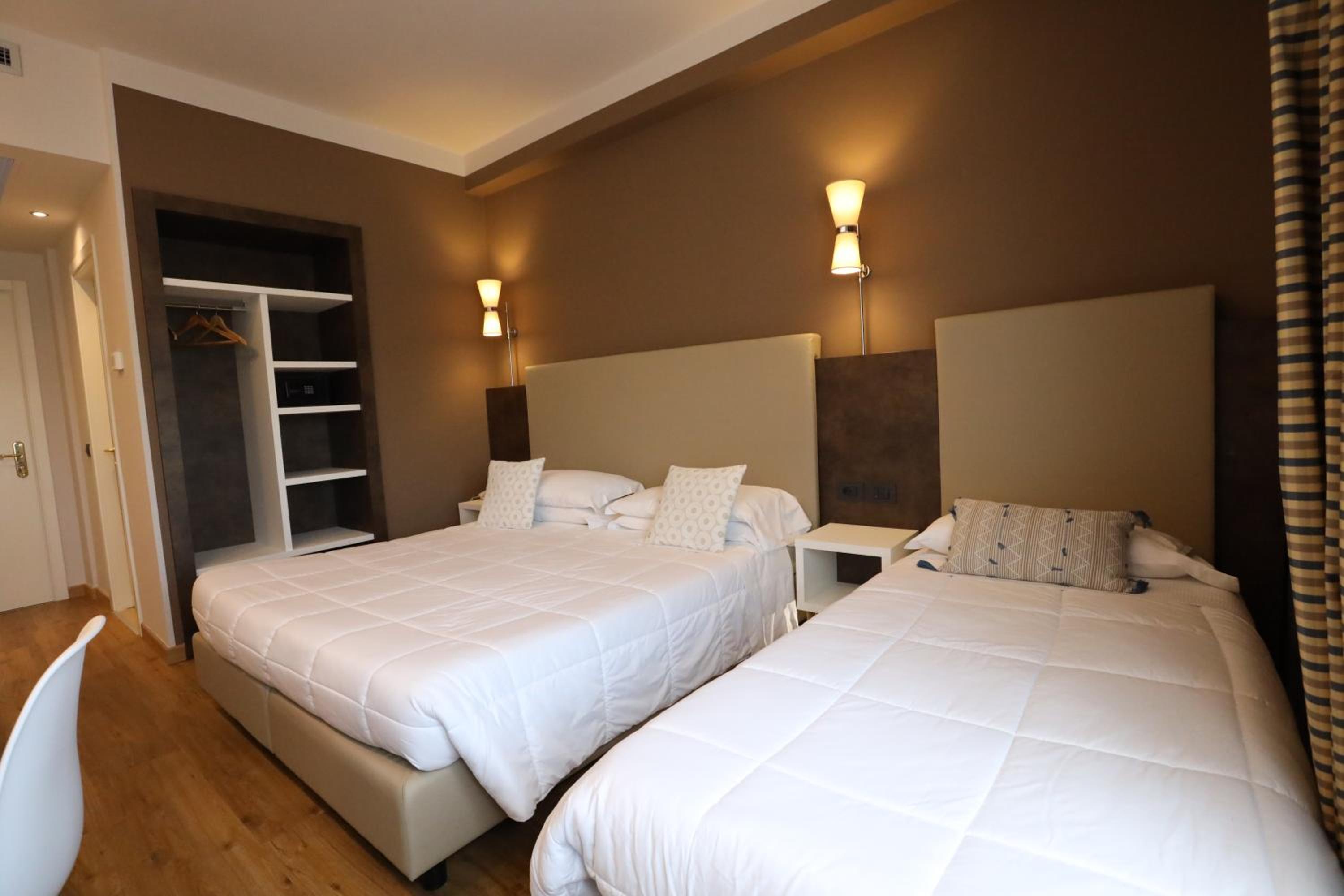 Superior Triple Room - Photo 1