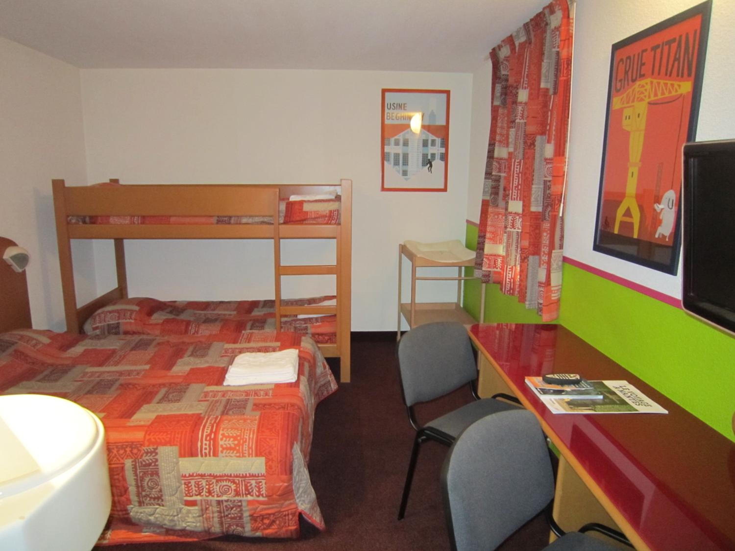 Family Room (2 Adults + 2 Children) photo 1