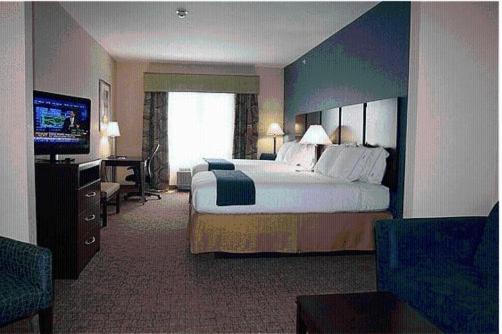 Queen Suite - Disability Access - Photo 1